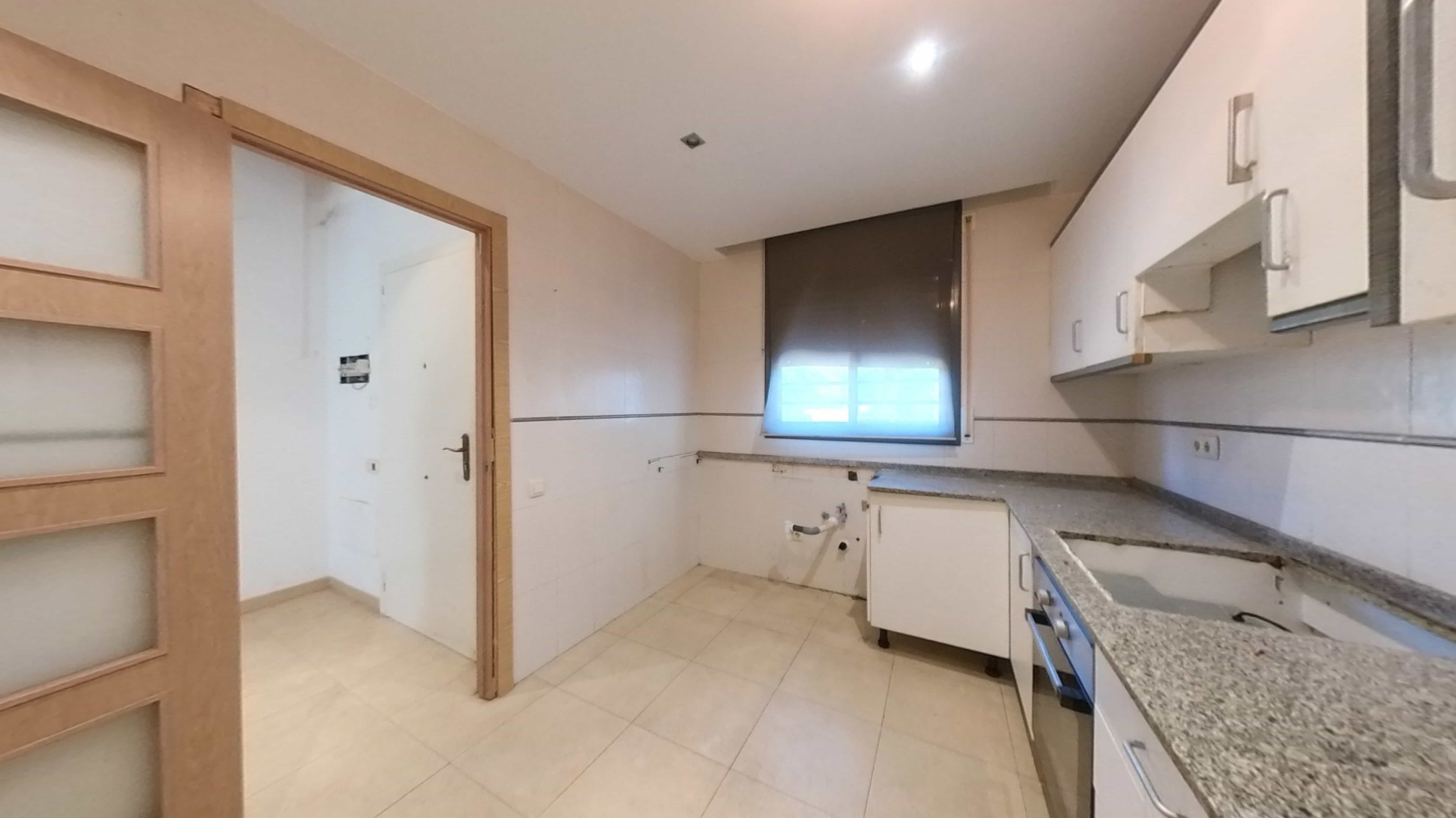 Townhouse for sale in calle Lola Anglada