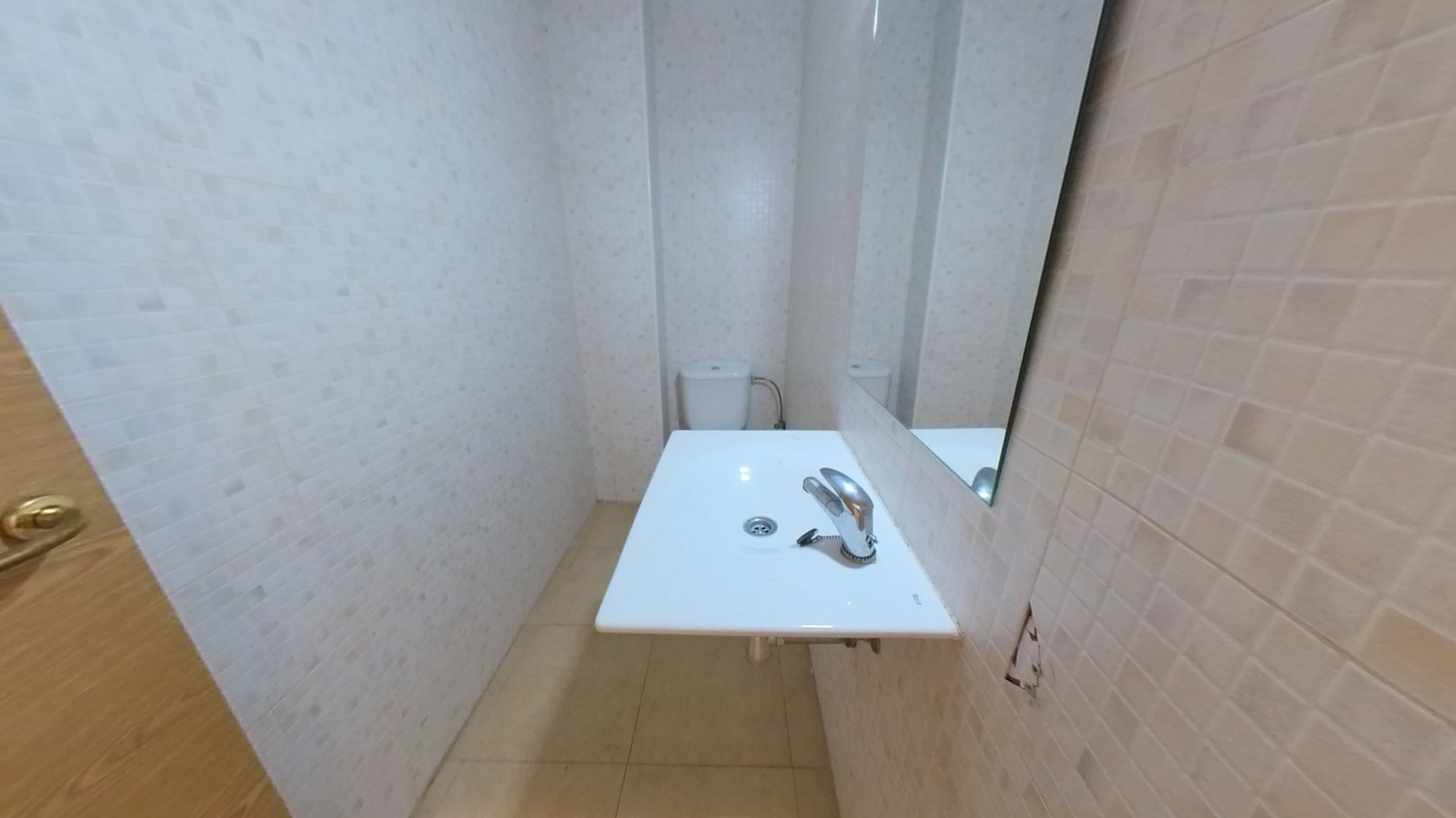 Townhouse for sale in calle Lola Anglada