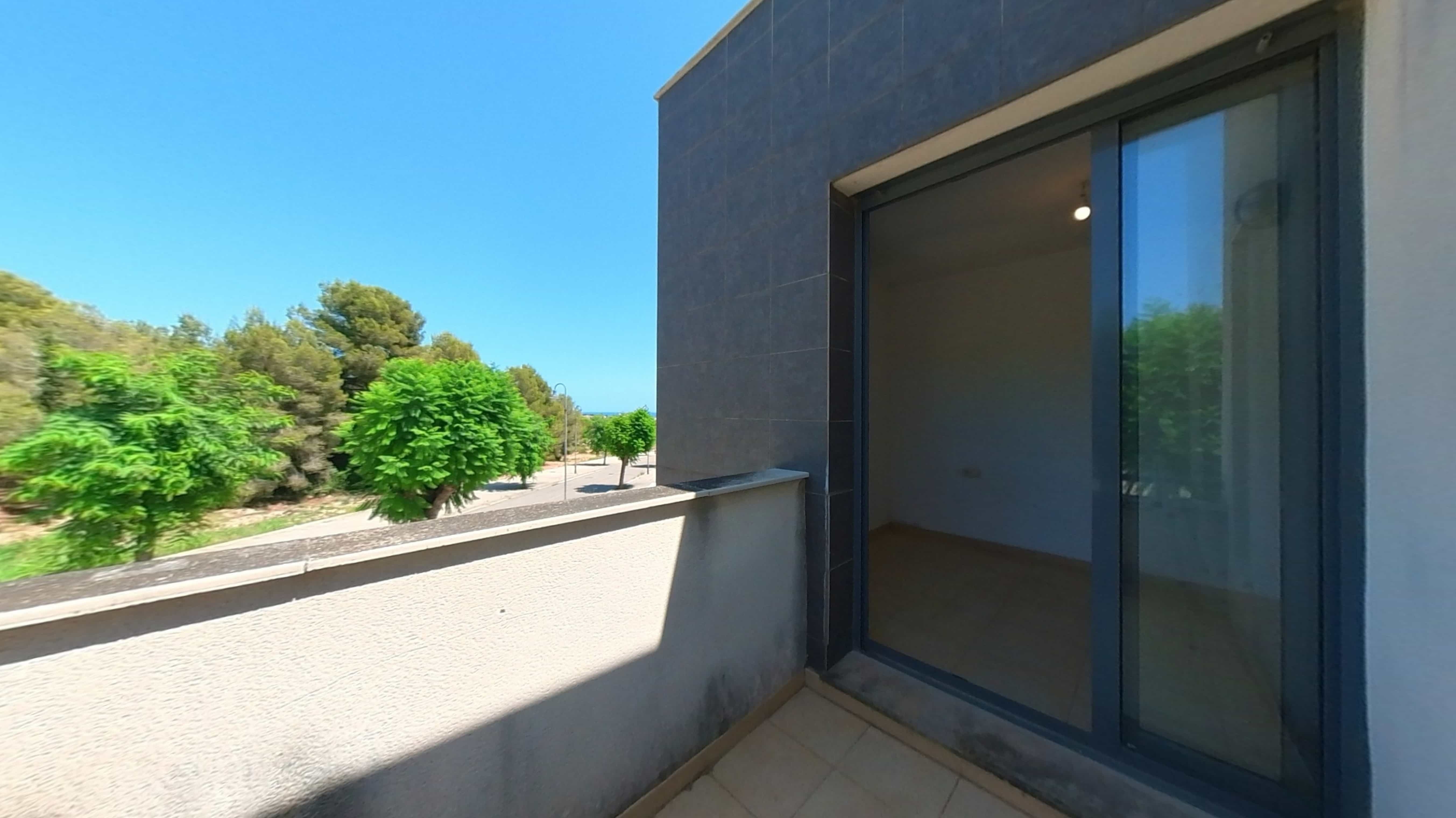 Townhouse for sale in calle Lola Anglada