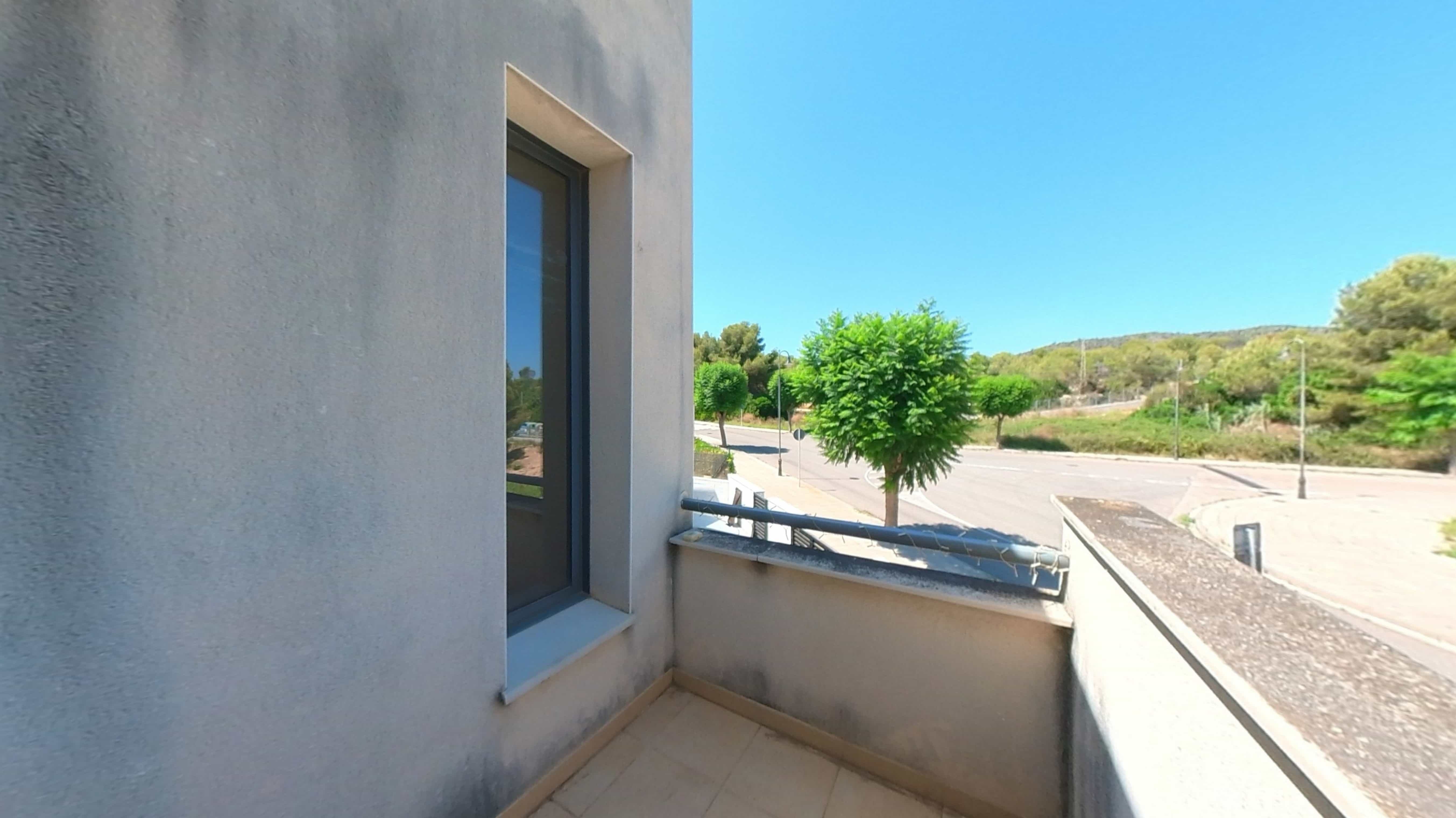 Townhouse for sale in calle Lola Anglada