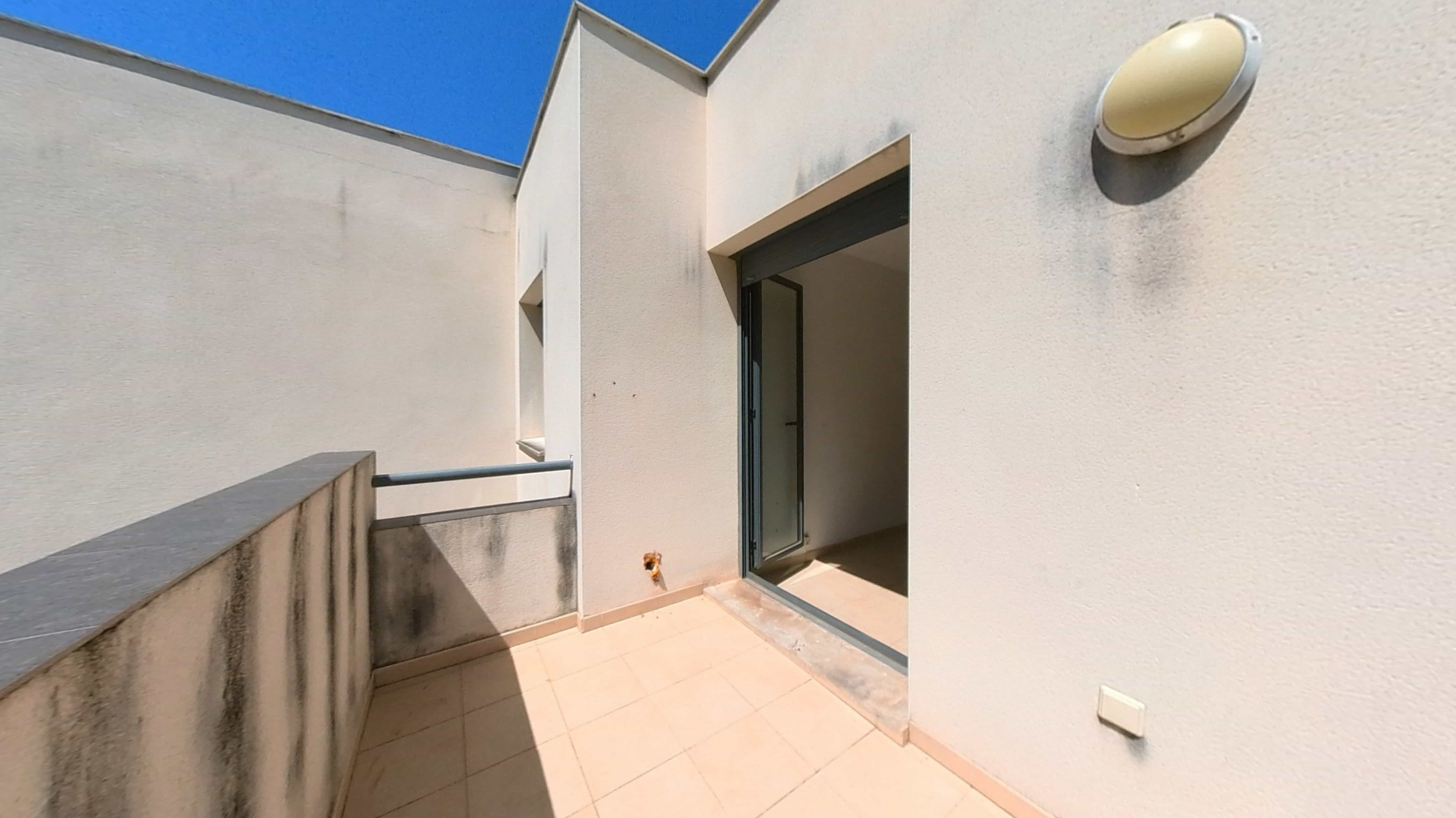 Townhouse for sale in calle Lola Anglada