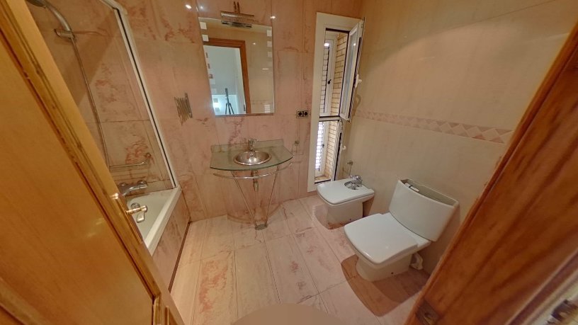 Chalet adosado en venta en calle Guatemala