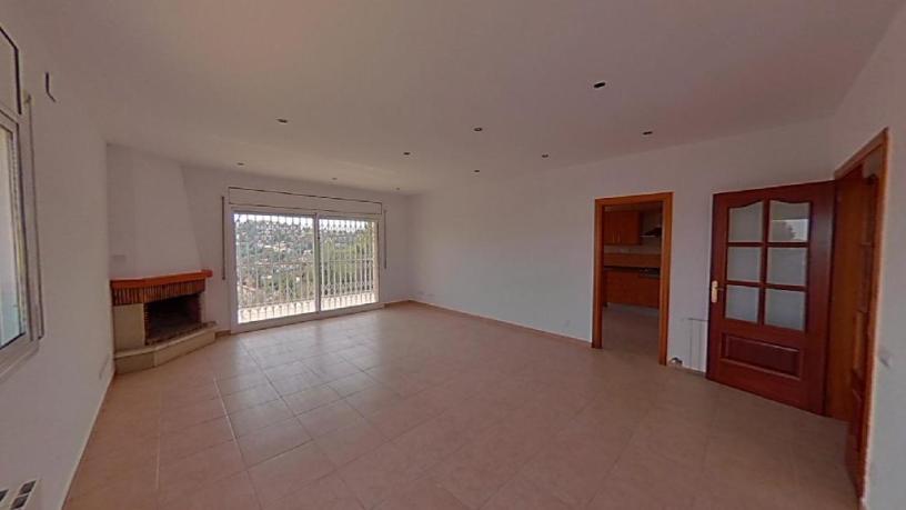 Chalet adosado en venta en calle Via Lactea