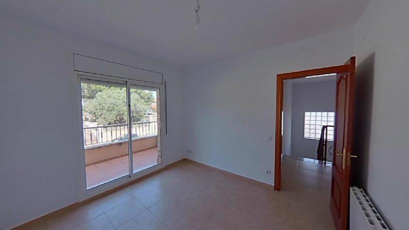 Chalet adosado en venta en calle Via Lactea