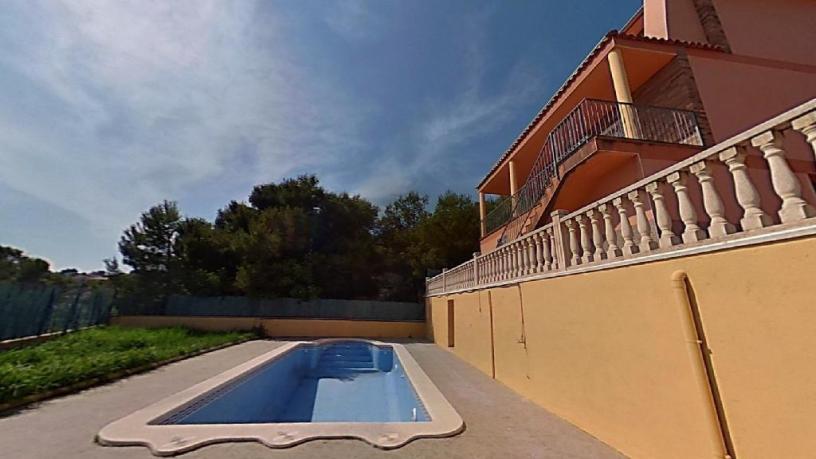 Chalet adosado en venta en calle Via Lactea