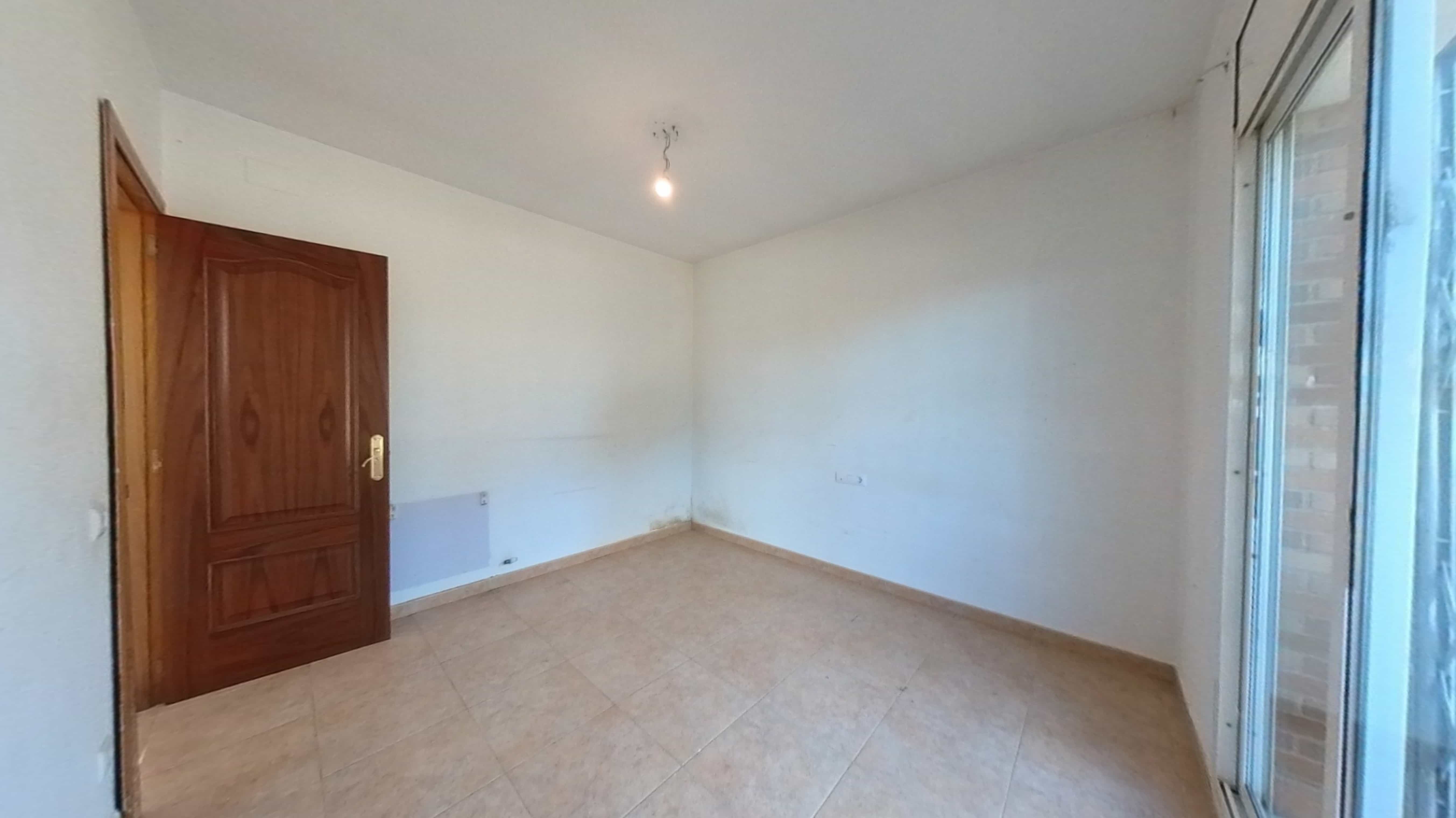 Chalet adosado en venta en calle Via Lactea