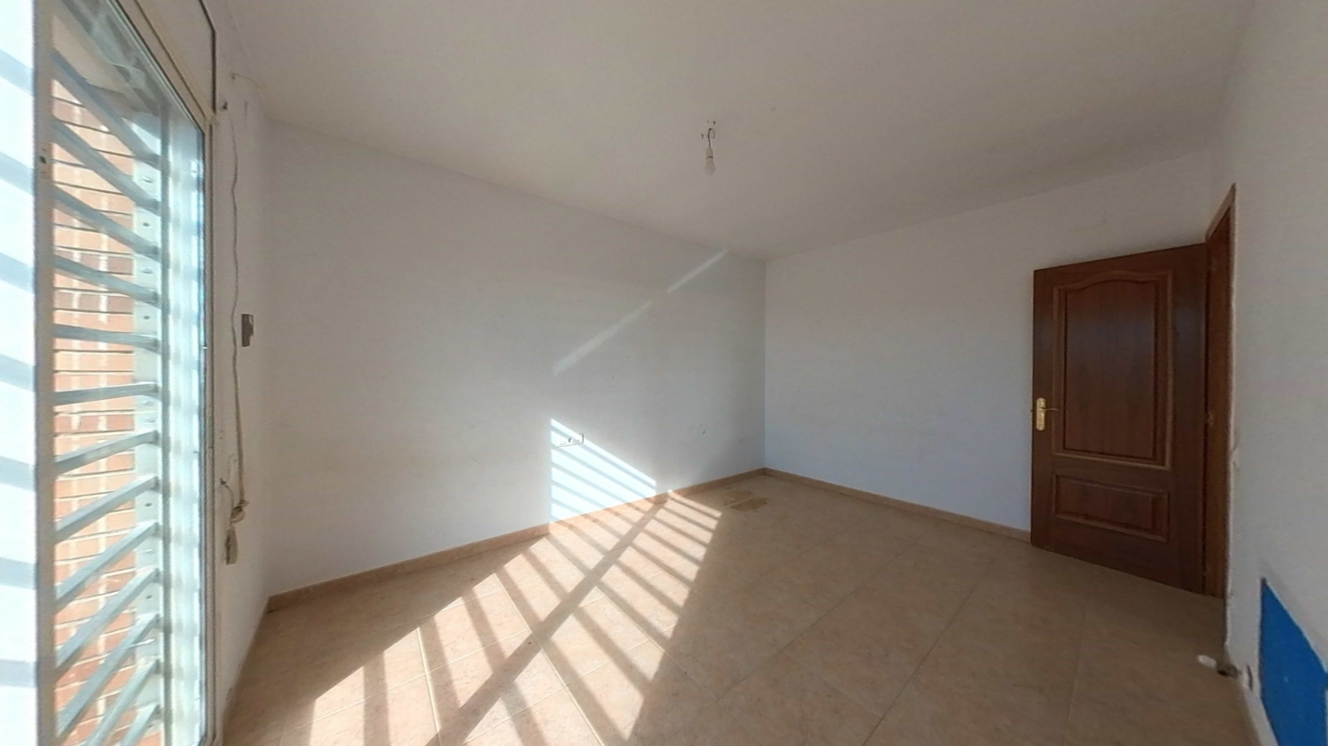 Chalet adosado en venta en calle Via Lactea