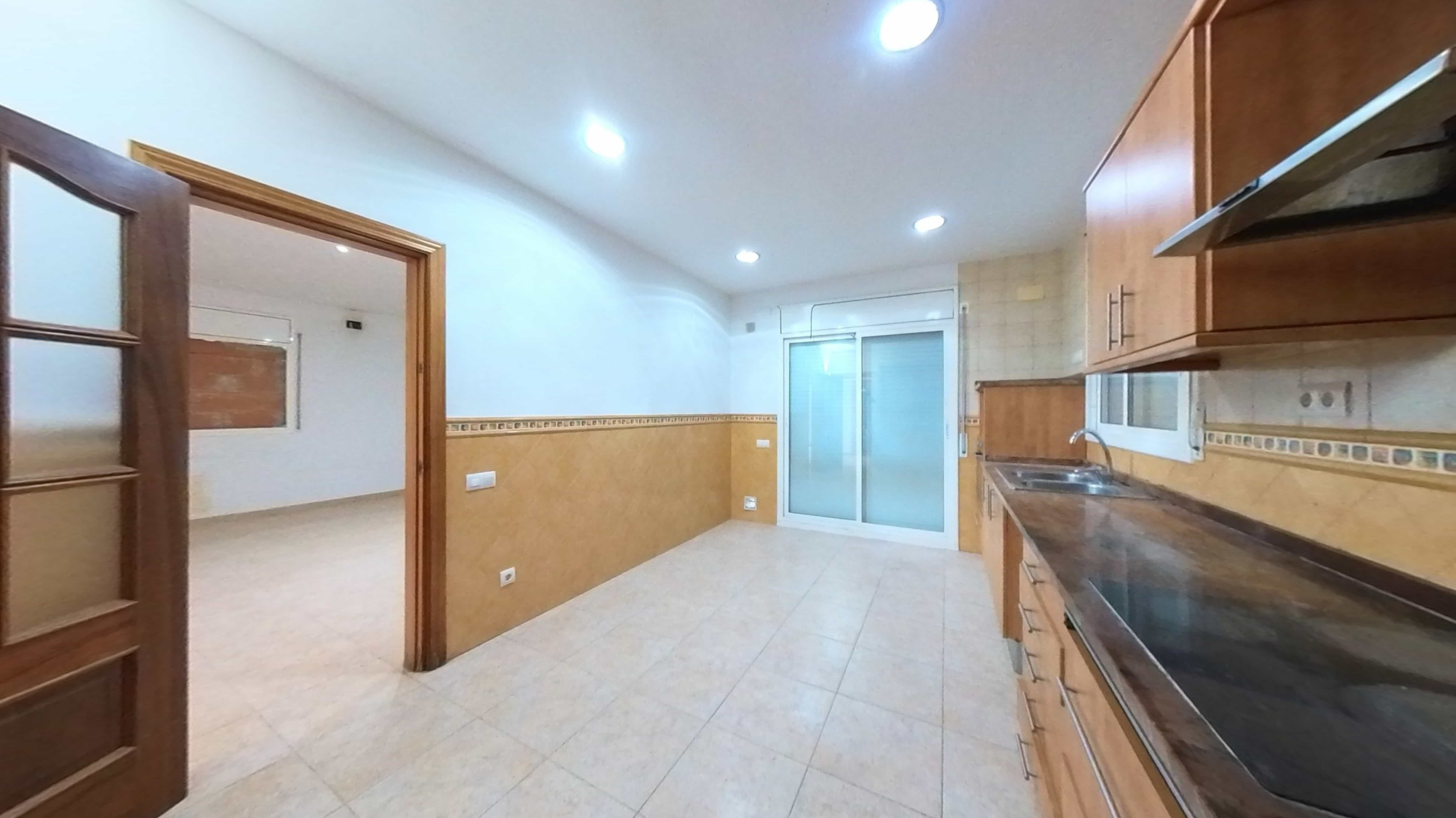 Chalet adosado en venta en calle Via Lactea