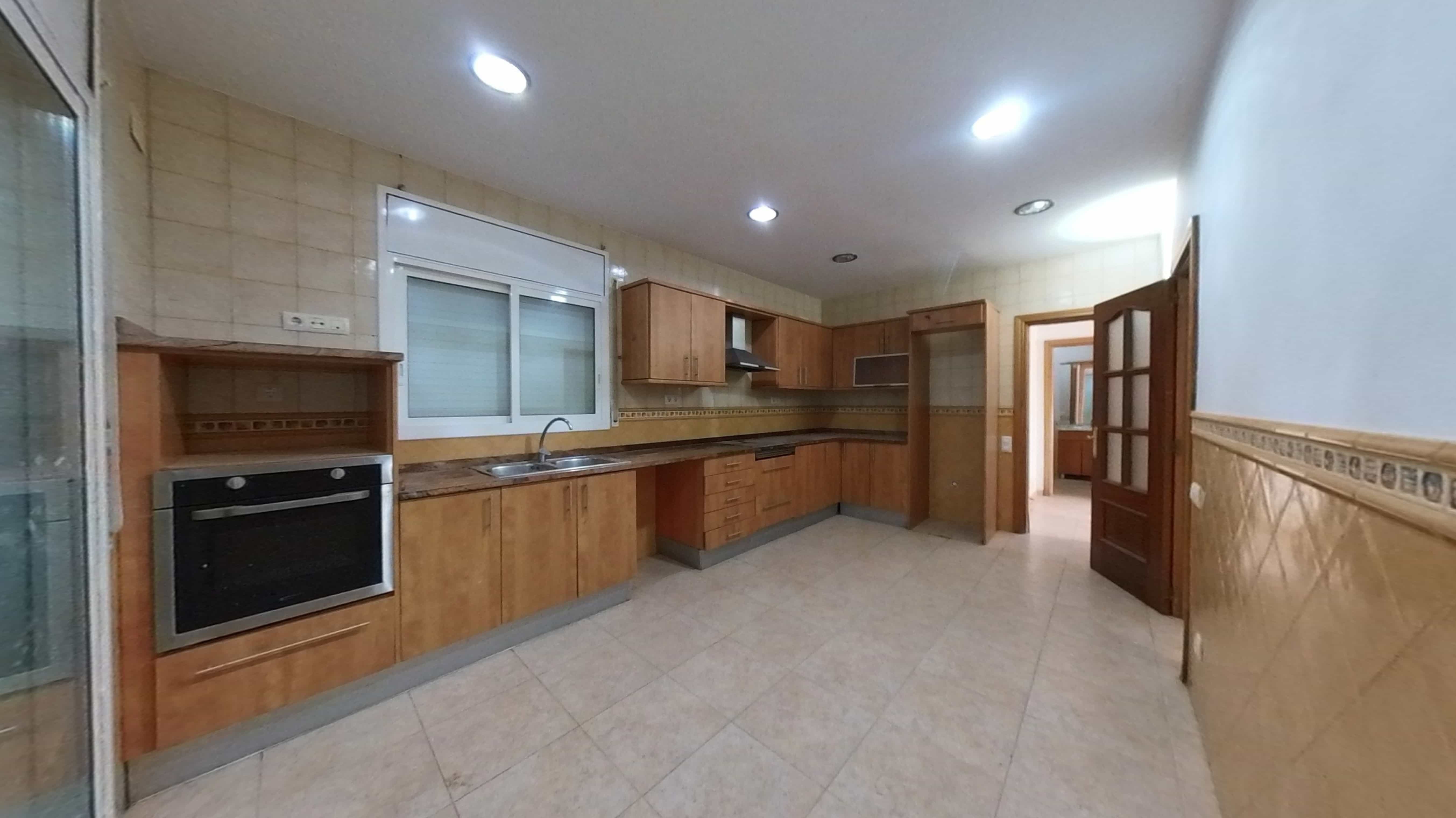 Chalet adosado en venta en calle Via Lactea