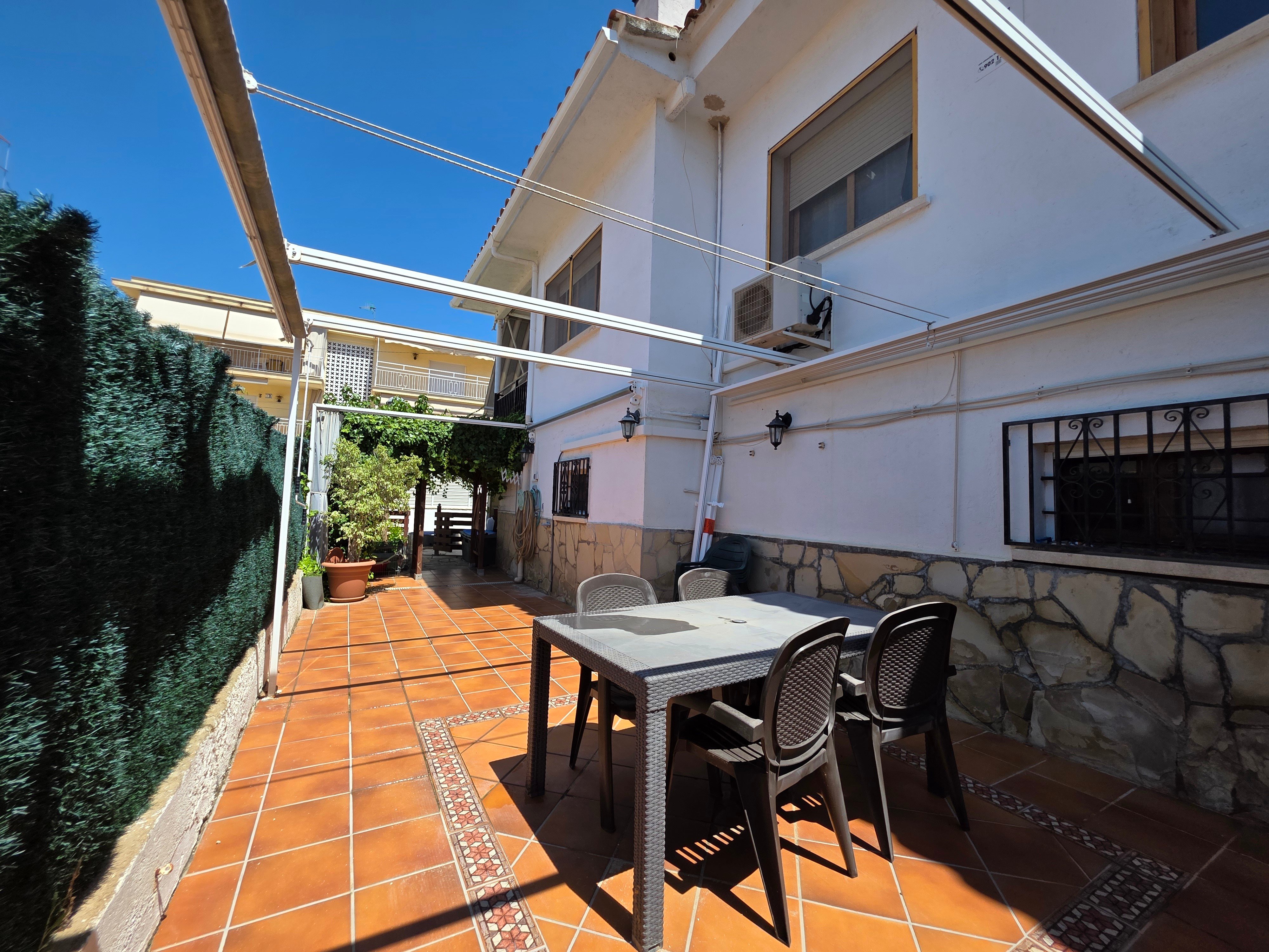 Townhouse for sale in carrer Carrer Mar de Les Antillas
