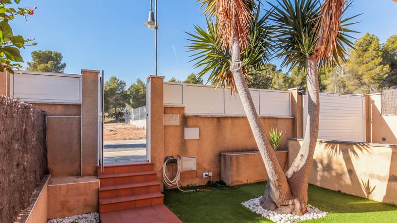 Casa en venta en carrer Carrer Montserrat Roig