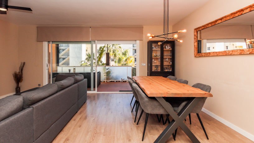 Casa en venta en carrer Carrer Montserrat Roig