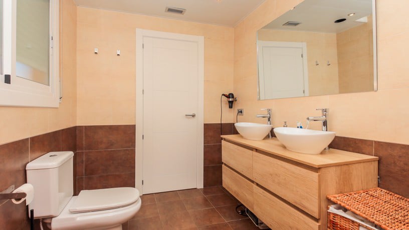 Casa en venta en carrer Carrer Montserrat Roig