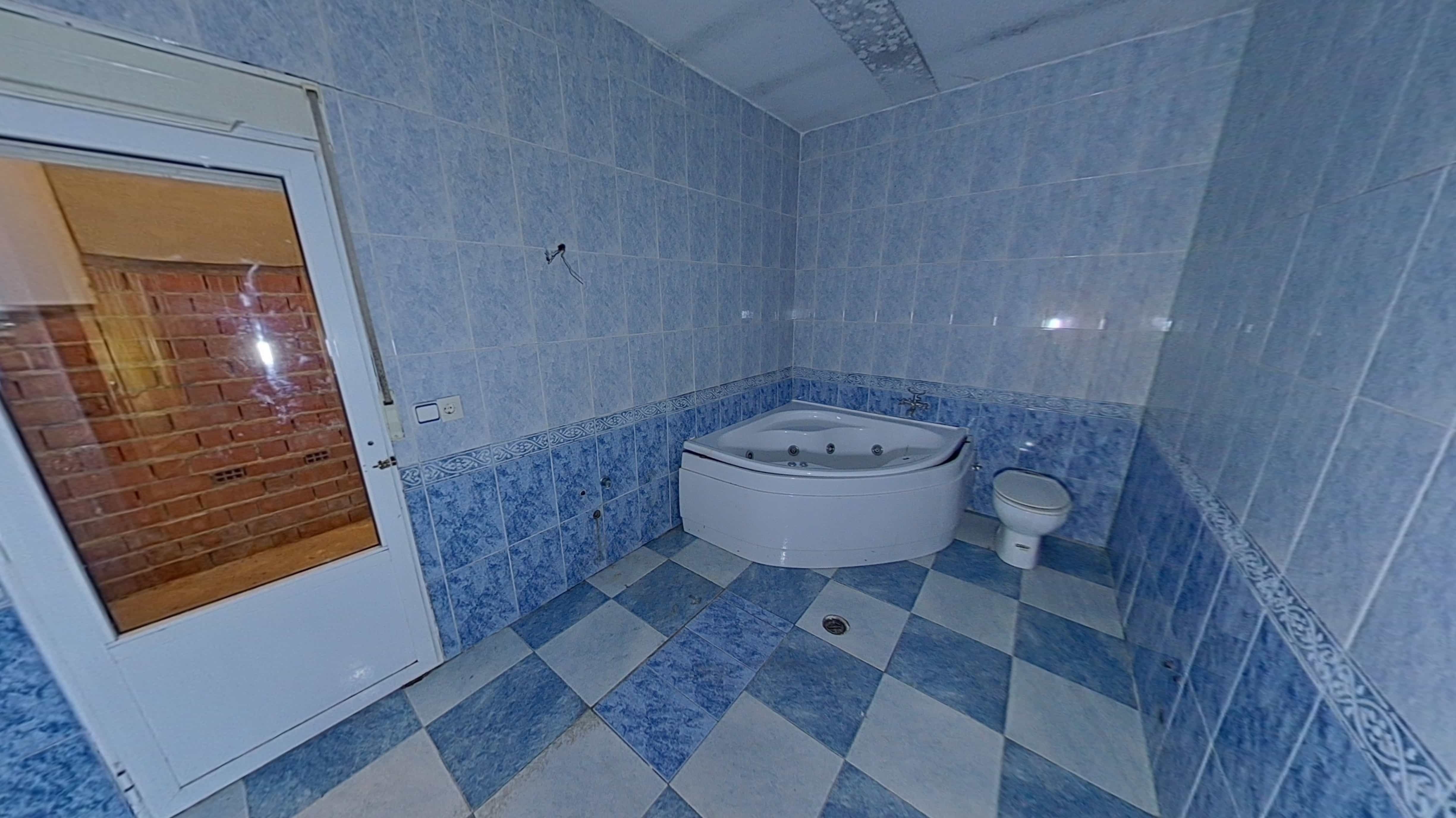 Chalet adosado en venta en calle Real