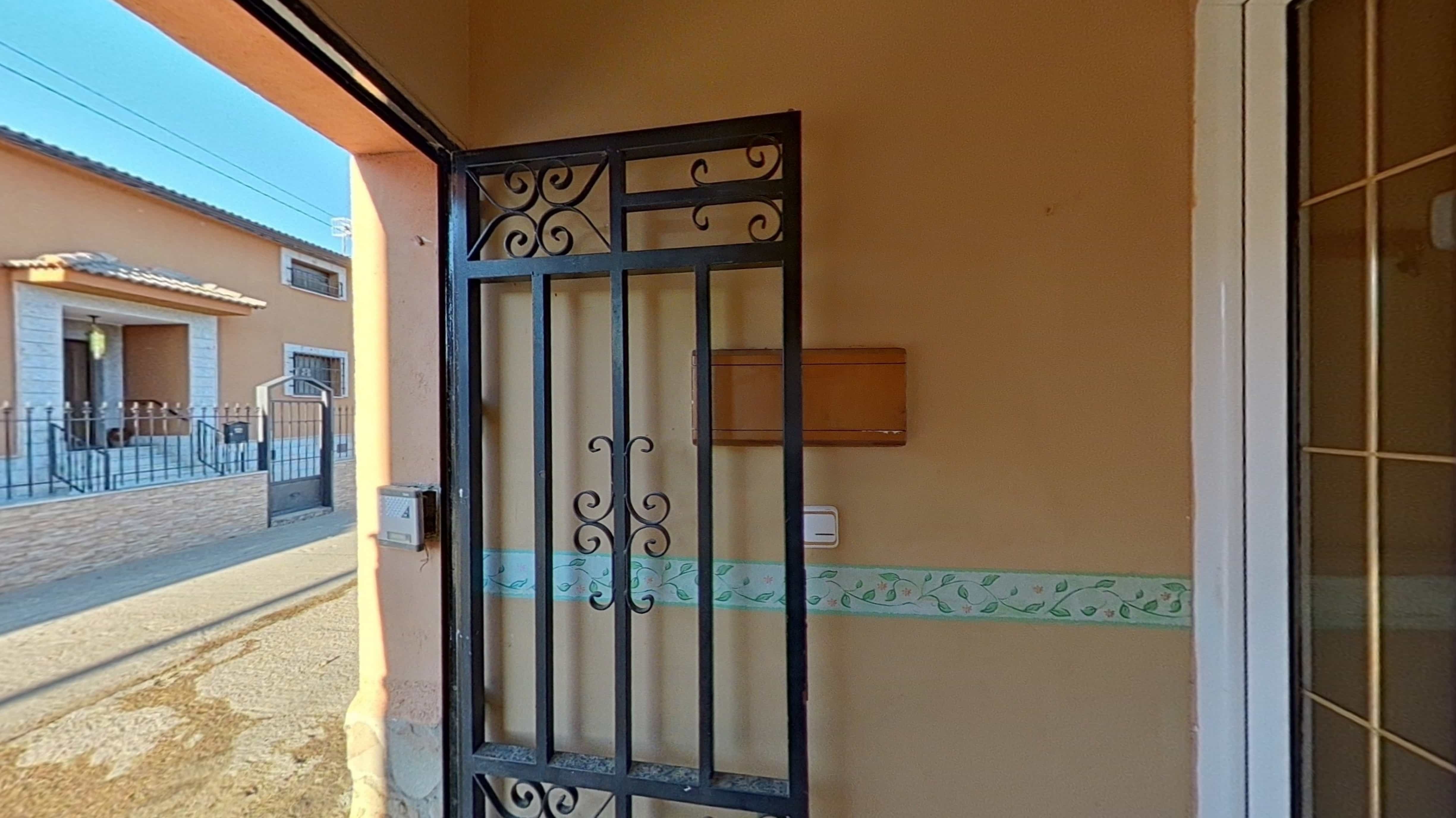 Chalet adosado en venta en calle Real