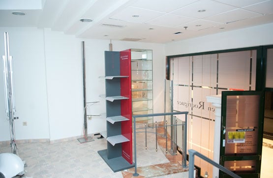 Local en venta en plaza America, C.c. Camelias