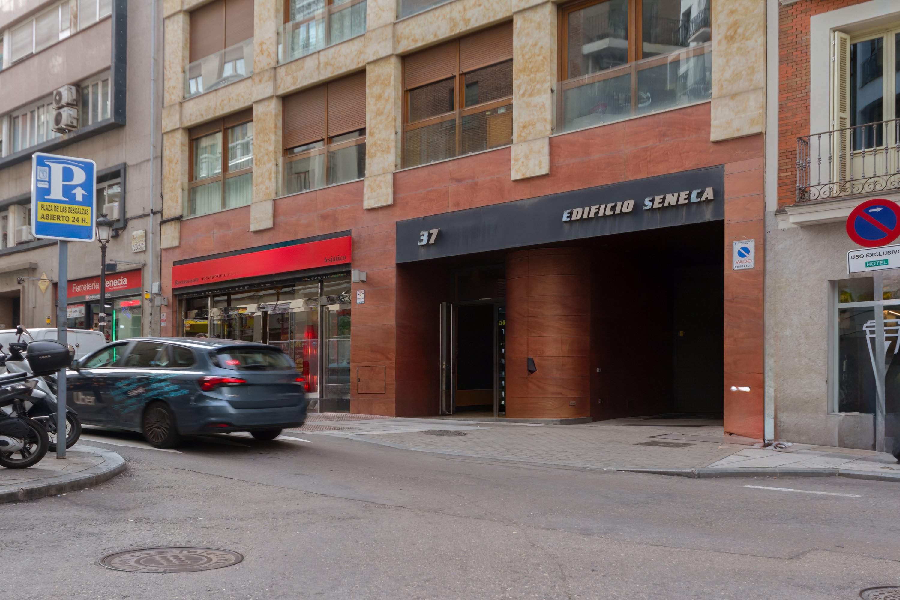 Garaje en venta en calle Leganitos