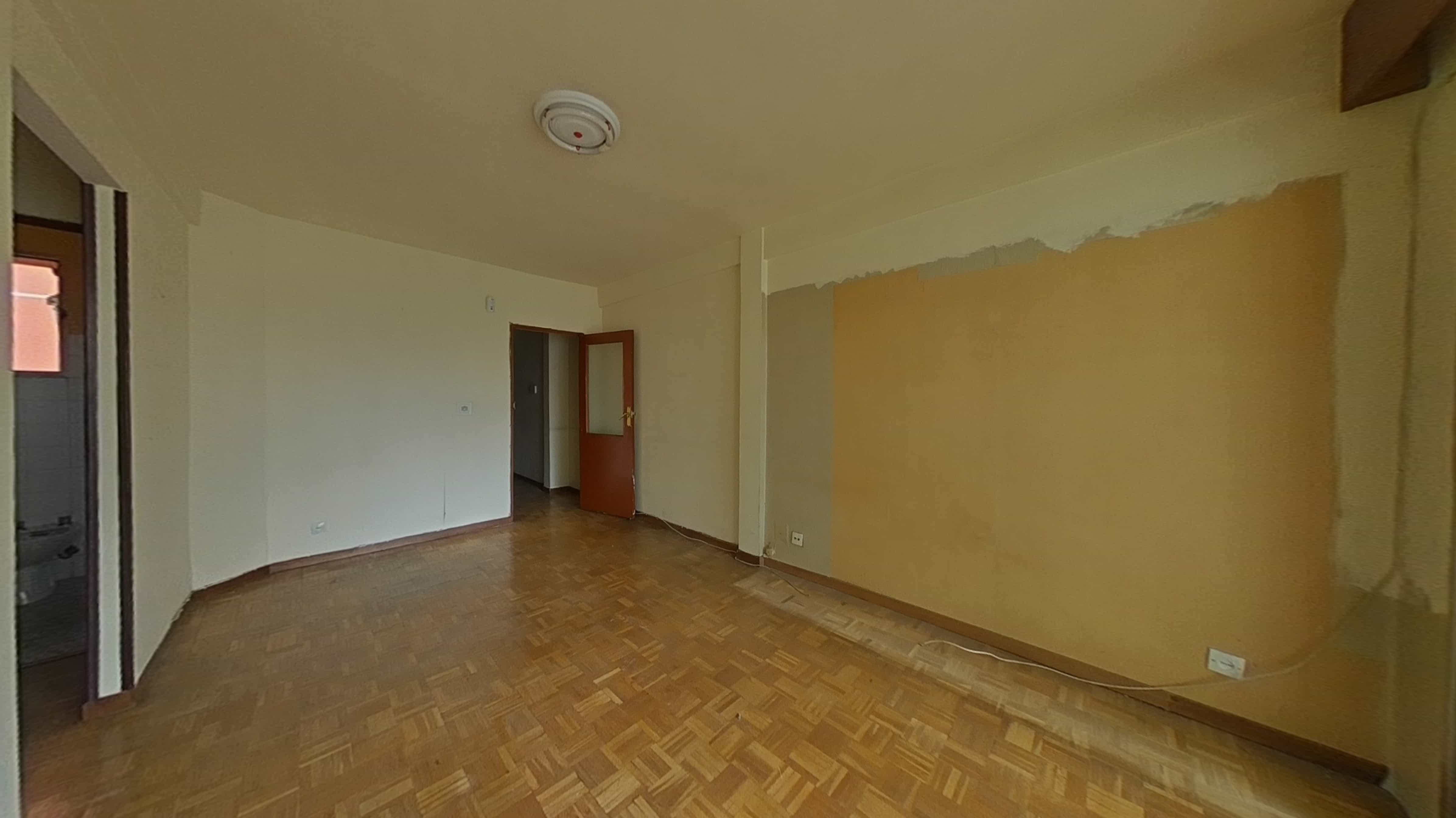 Piso en venta en calle Ocaña