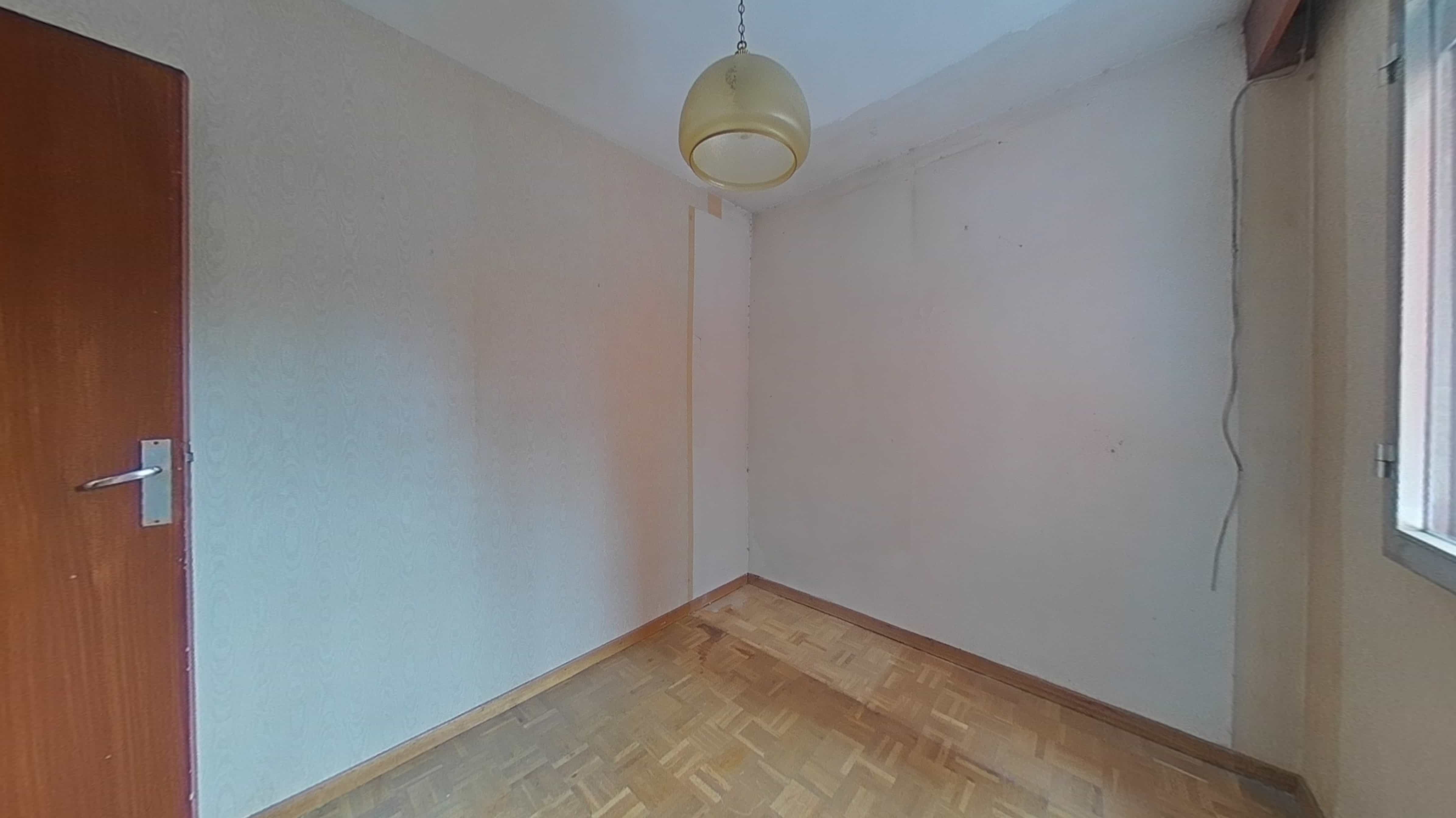 Piso en venta en calle Ocaña