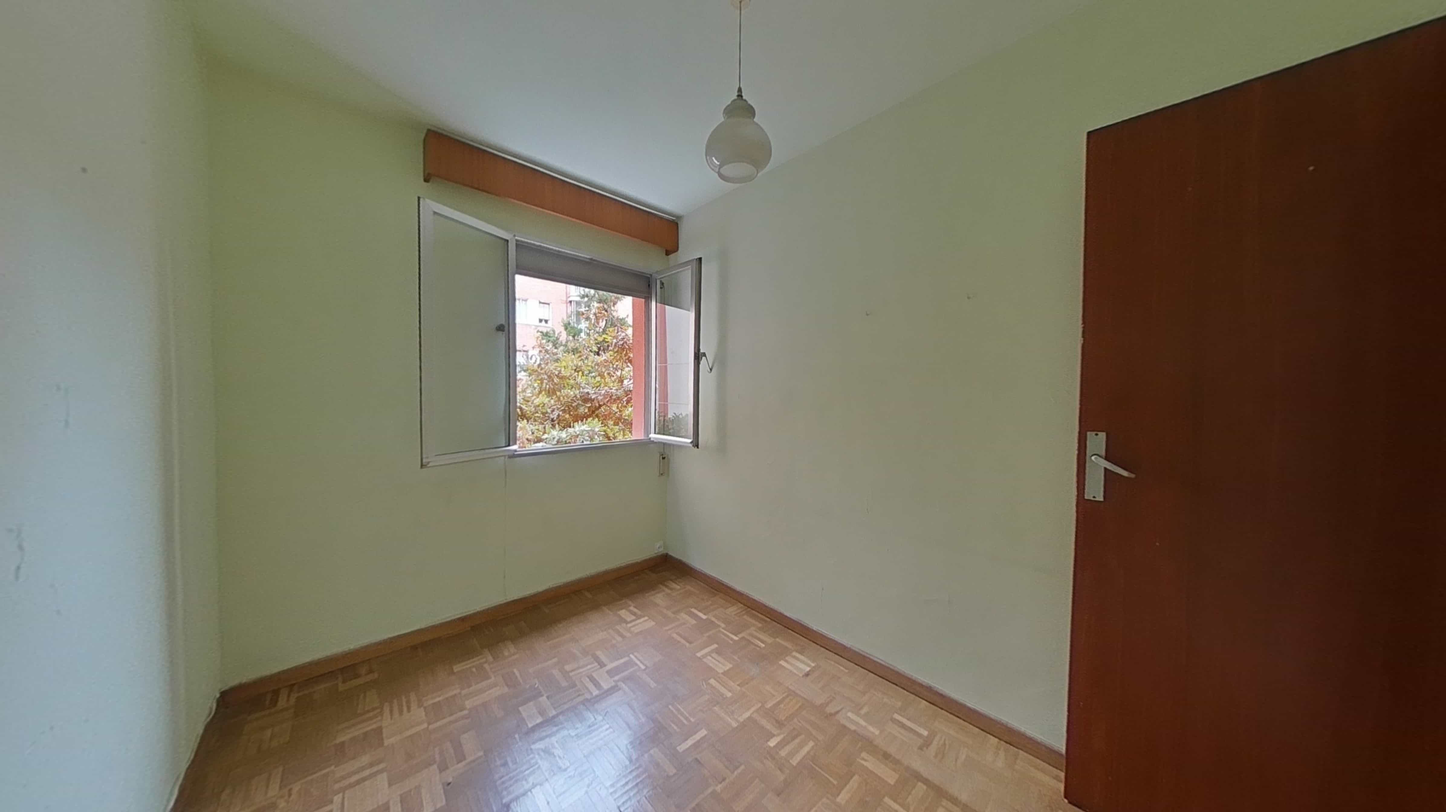 Piso en venta en calle Ocaña