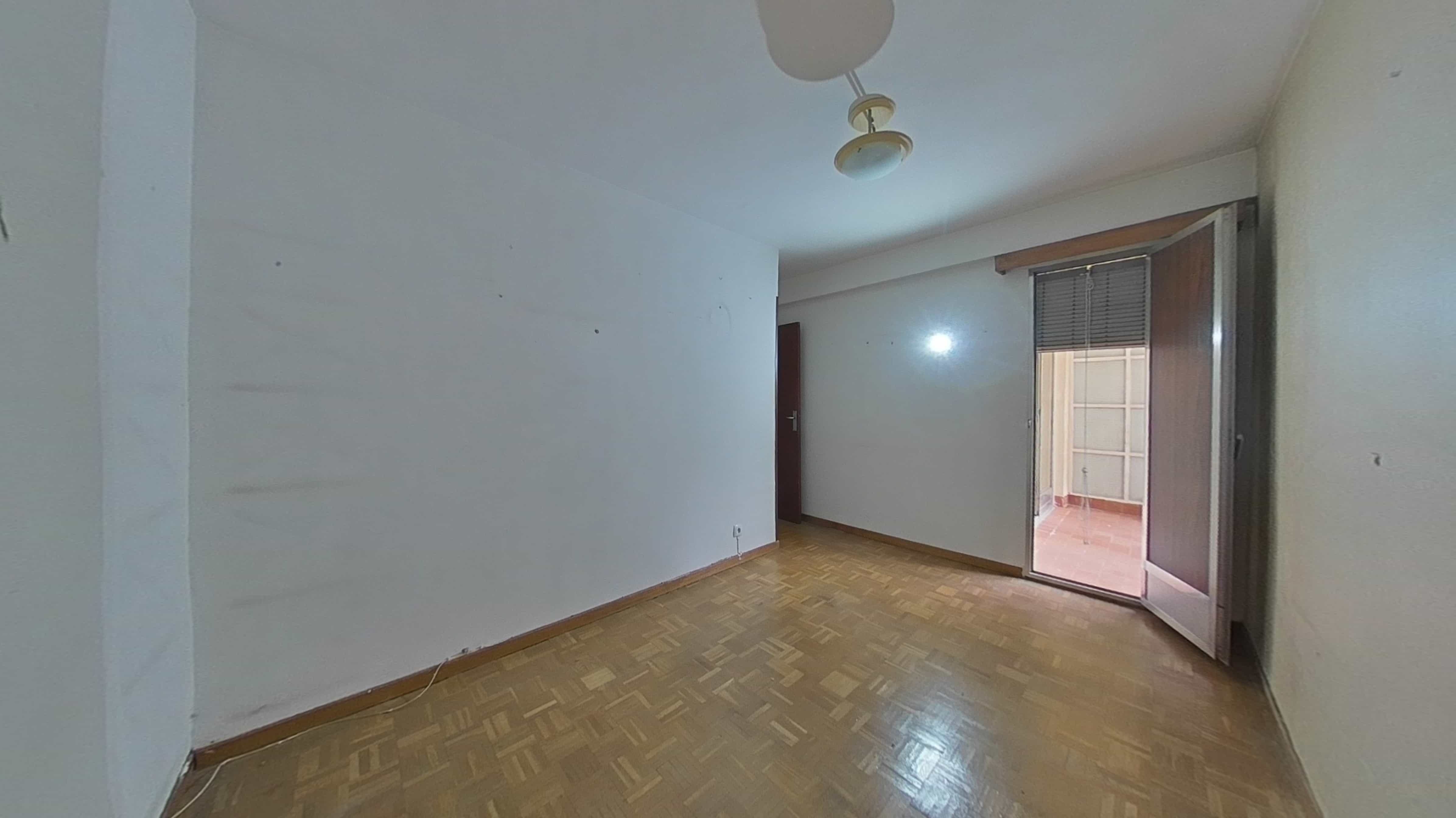 Piso en venta en calle Ocaña