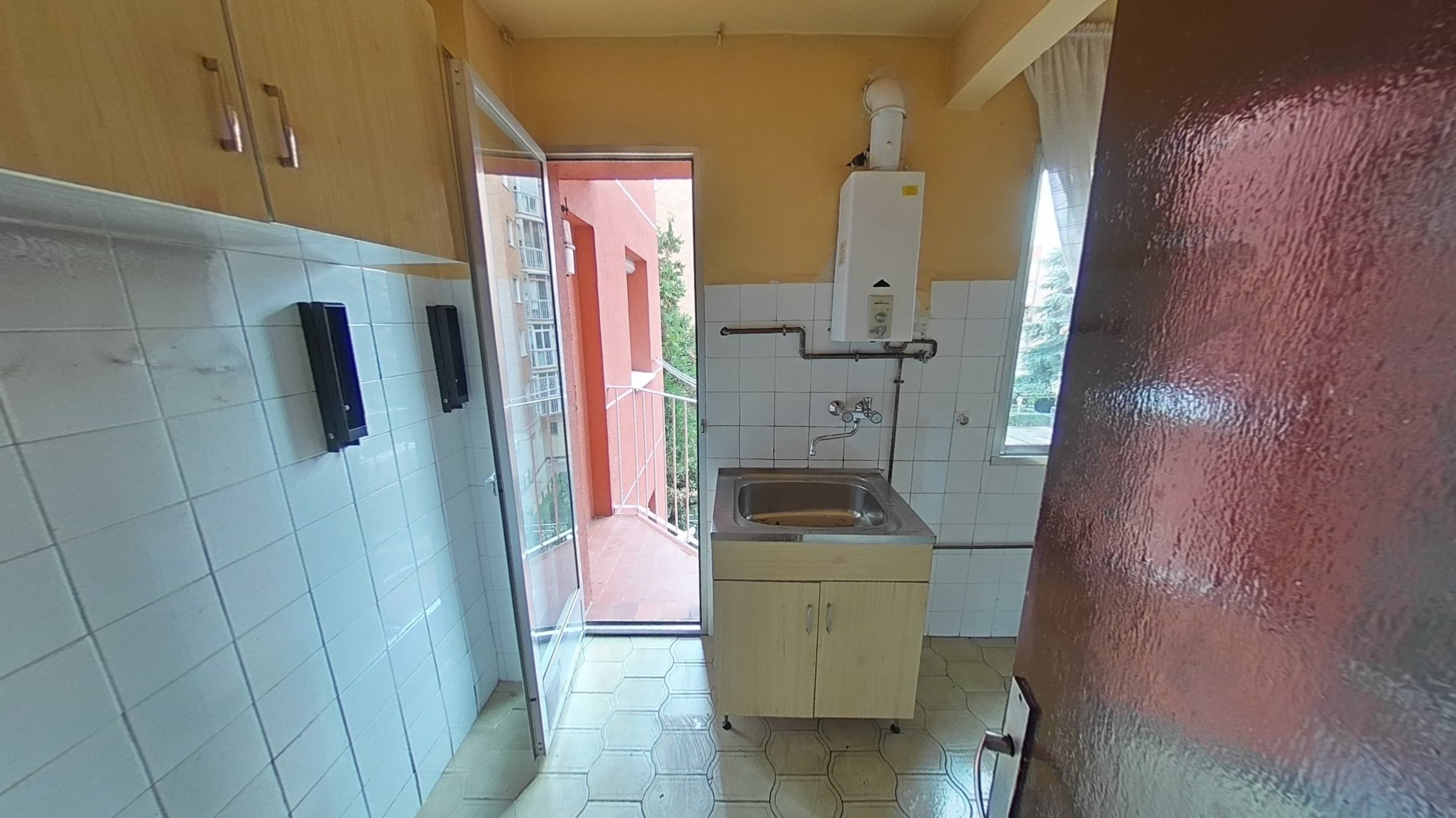 Piso en venta en calle Ocaña