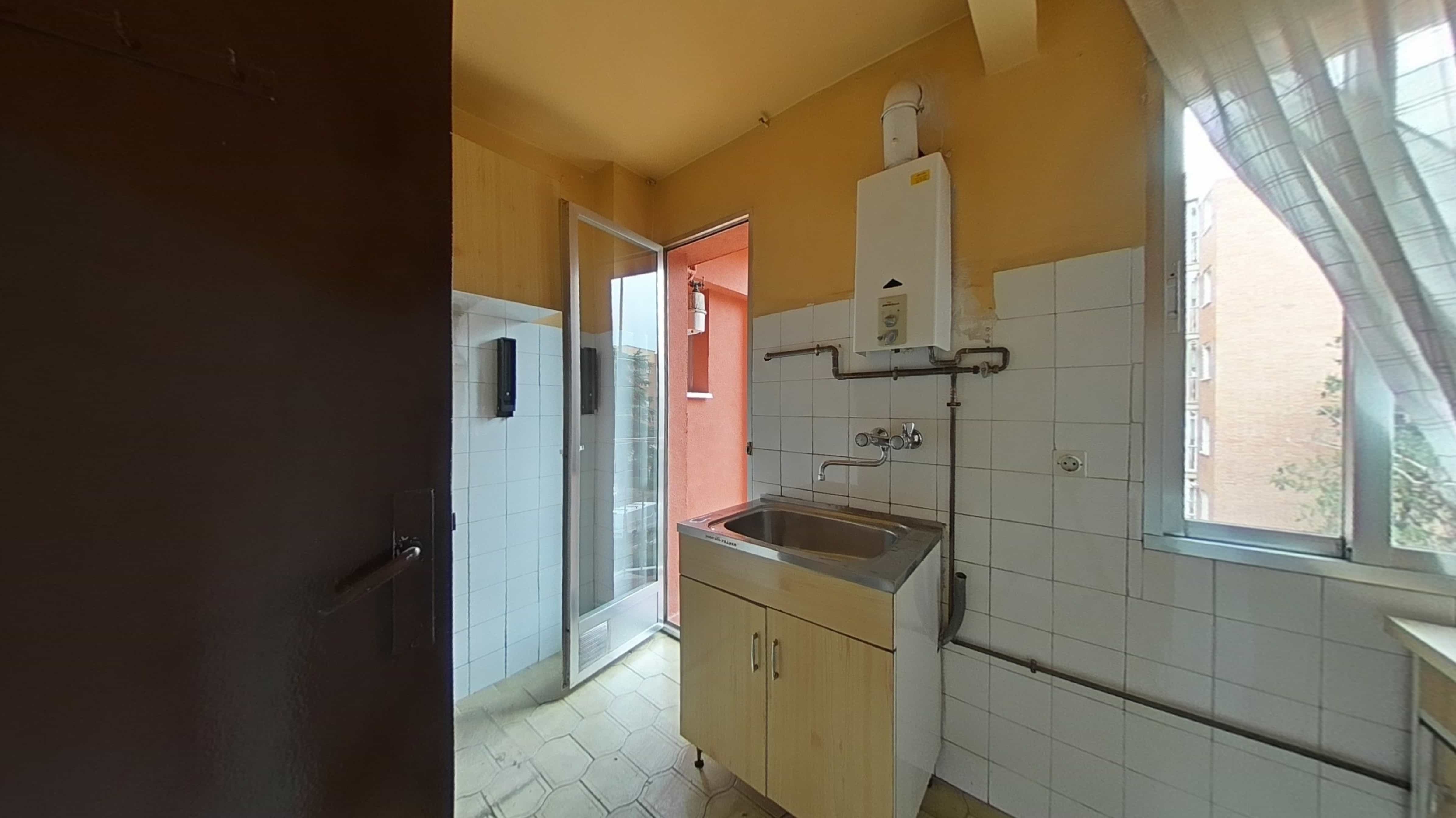 Piso en venta en calle Ocaña