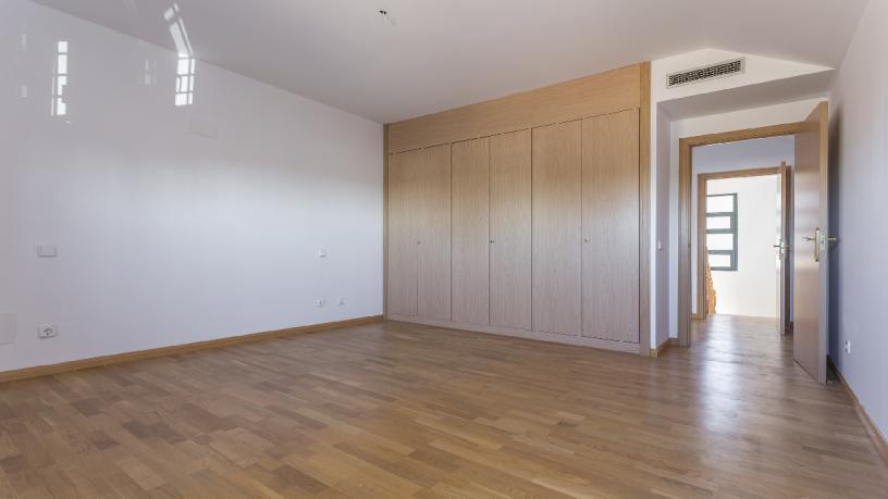 Chalet adosado en venta en calle Pilar Bardem