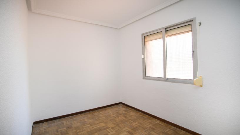 Piso en venta en calle Gomez de Arteche