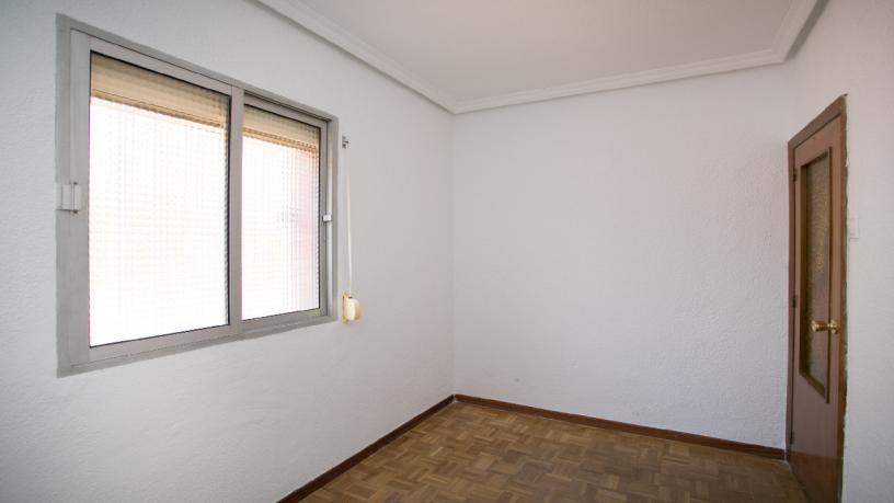 Piso en venta en calle Gomez de Arteche