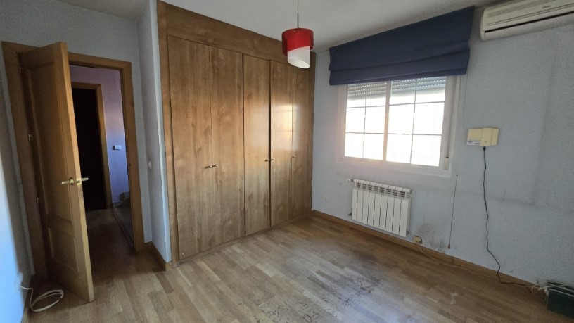 Chalet adosado en venta en calle Baco
