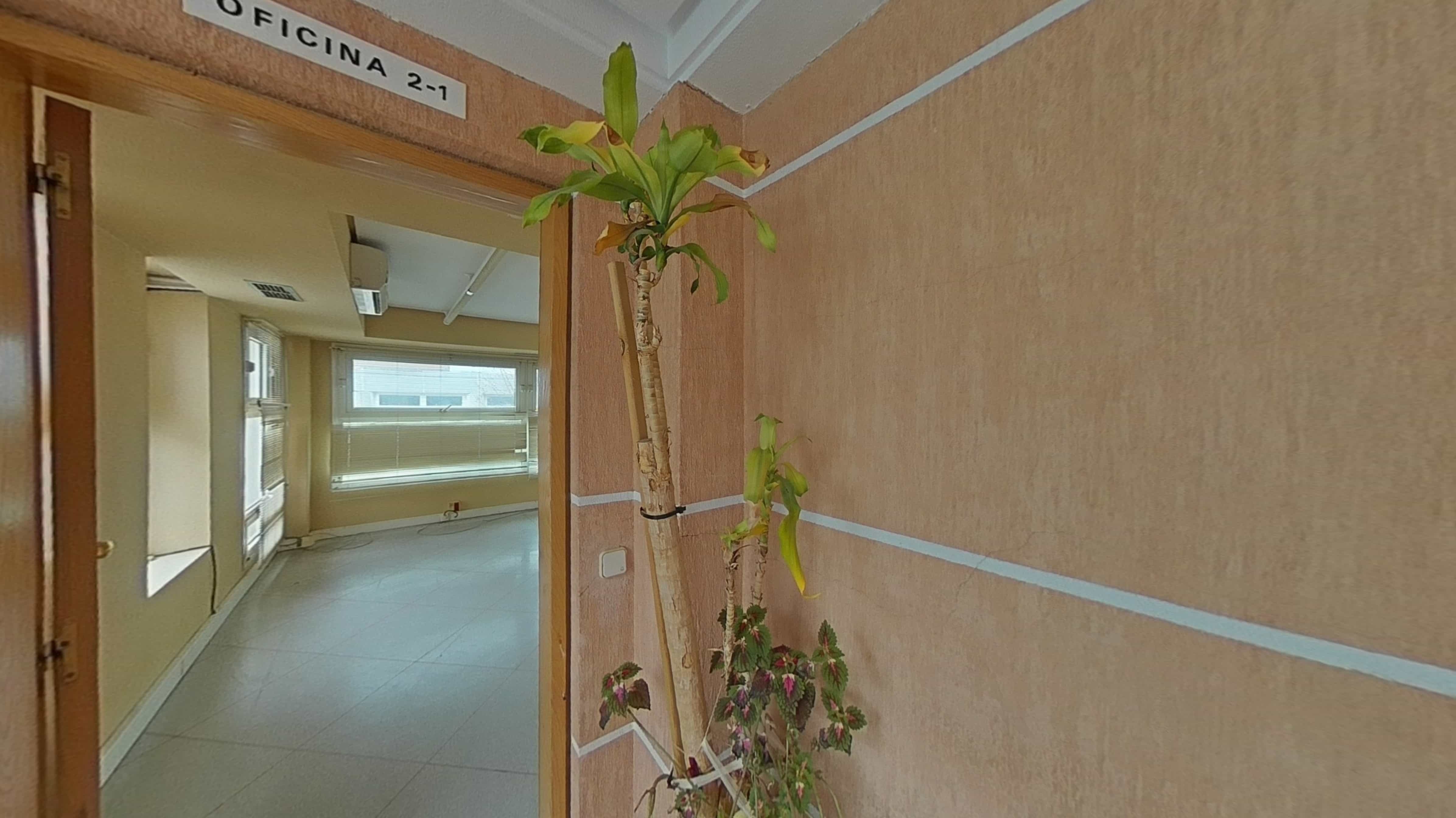 Local en venta en calle Via Complutense