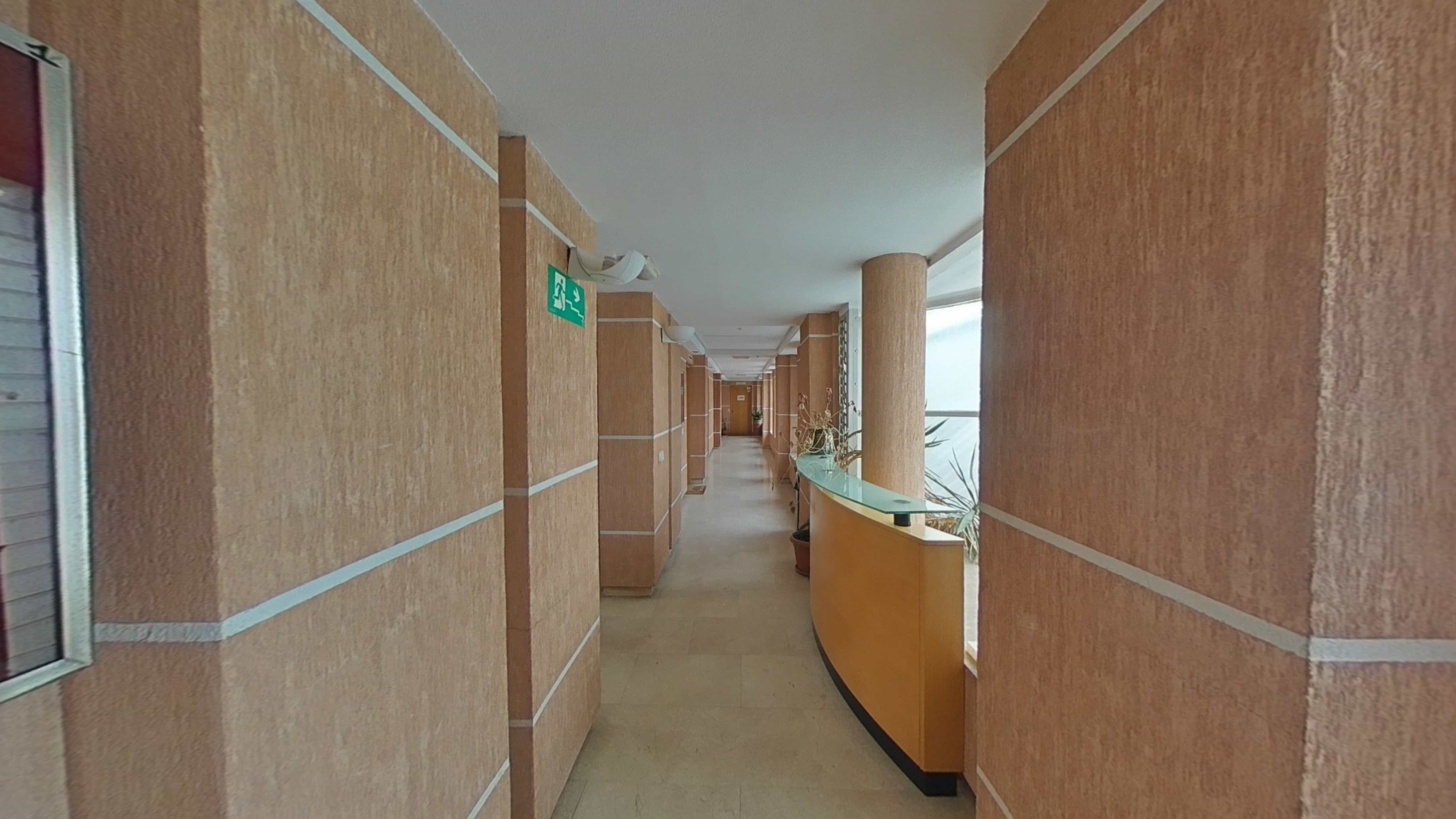 Local en venta en calle Via Complutense