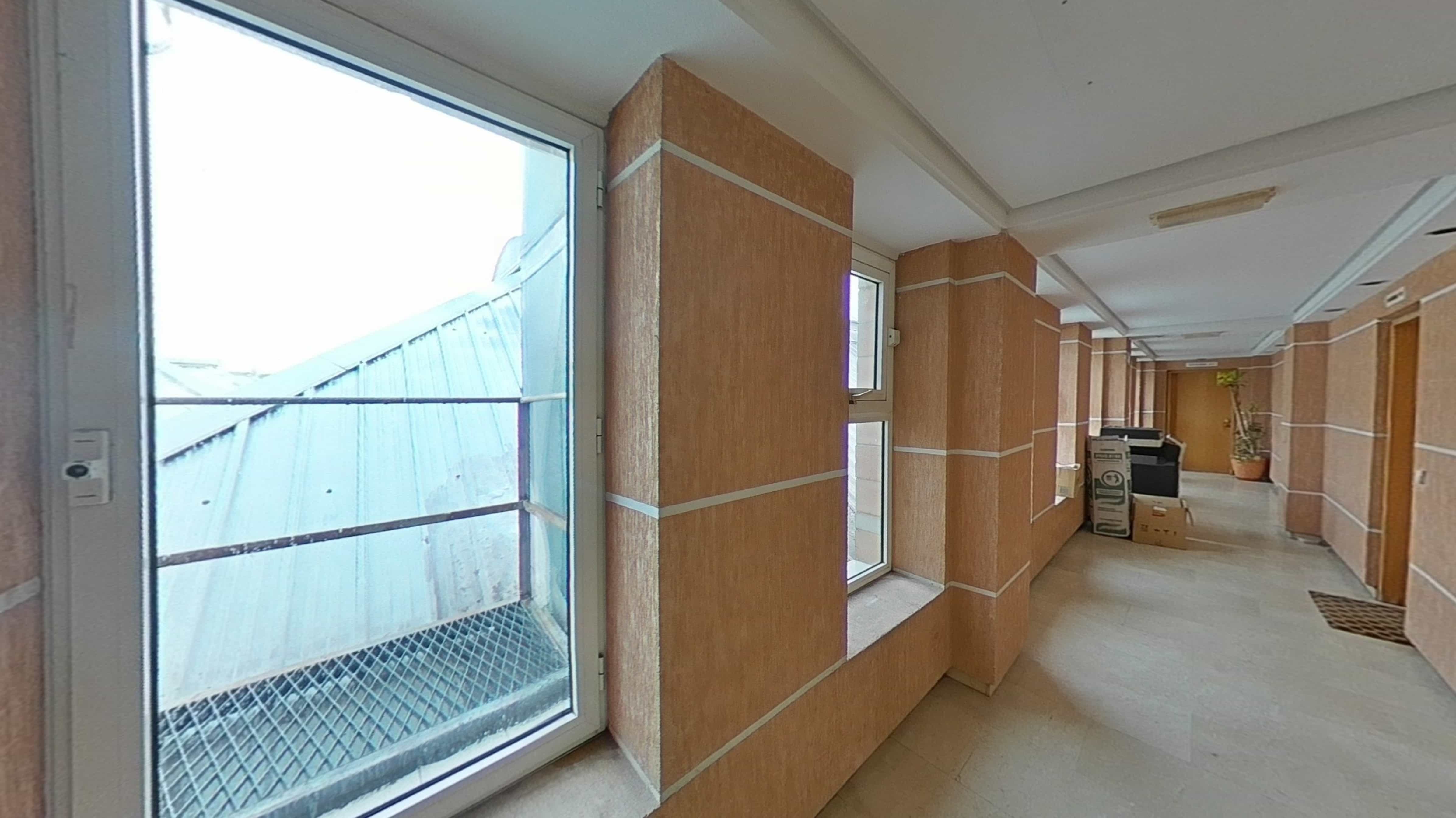 Local en venta en calle Via Complutense