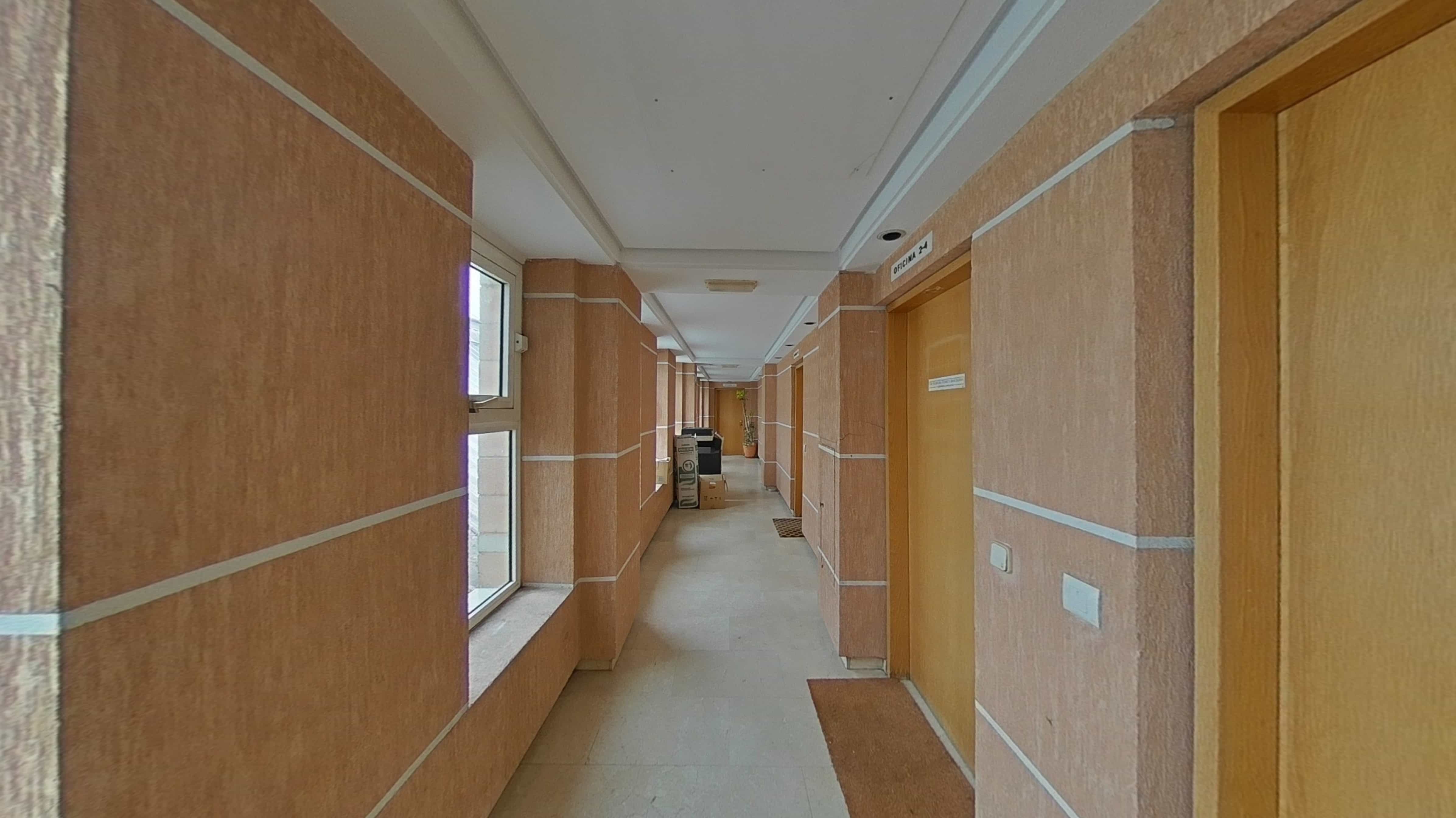 Local en venta en calle Via Complutense