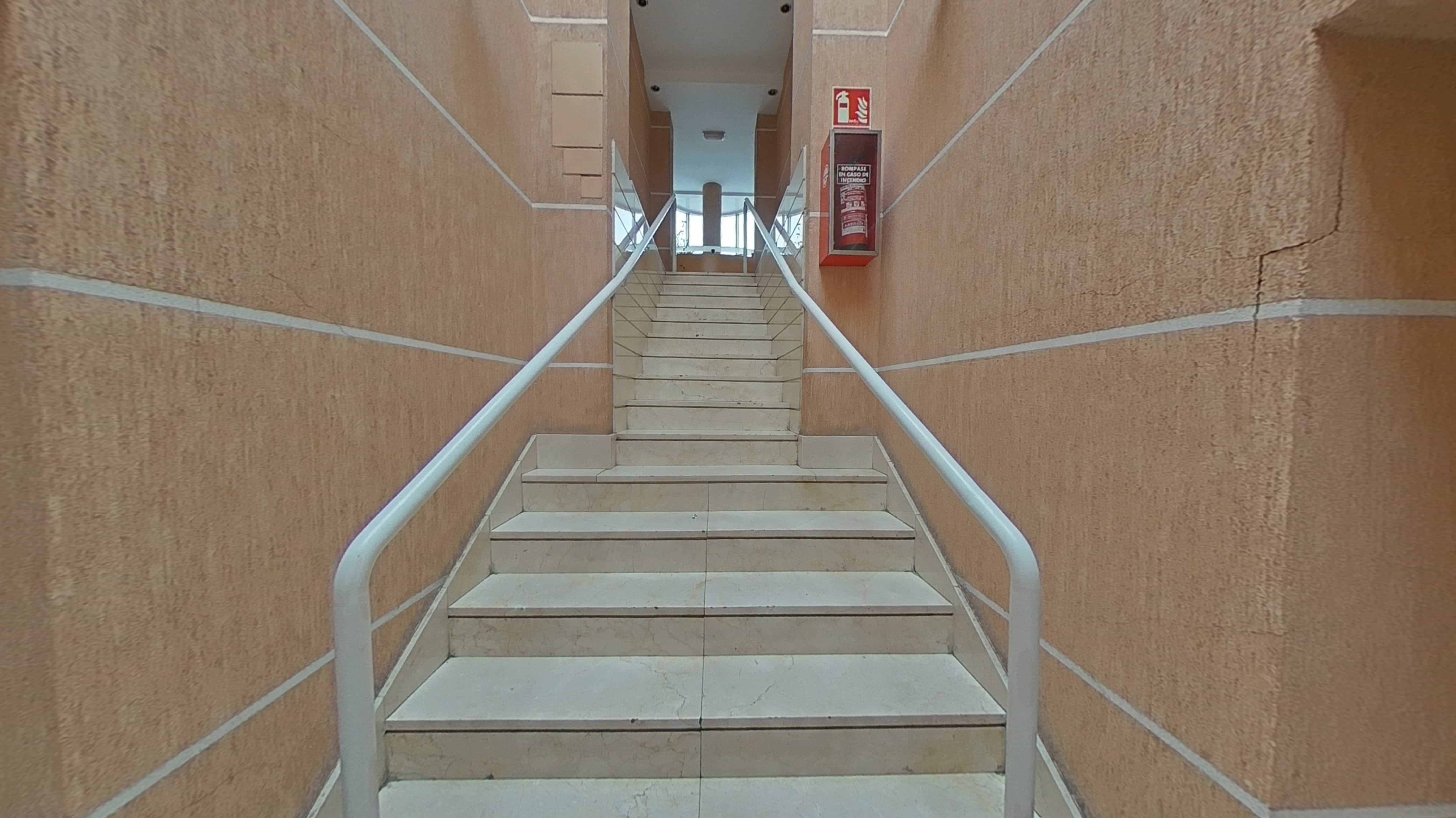 Local en venta en calle Via Complutense