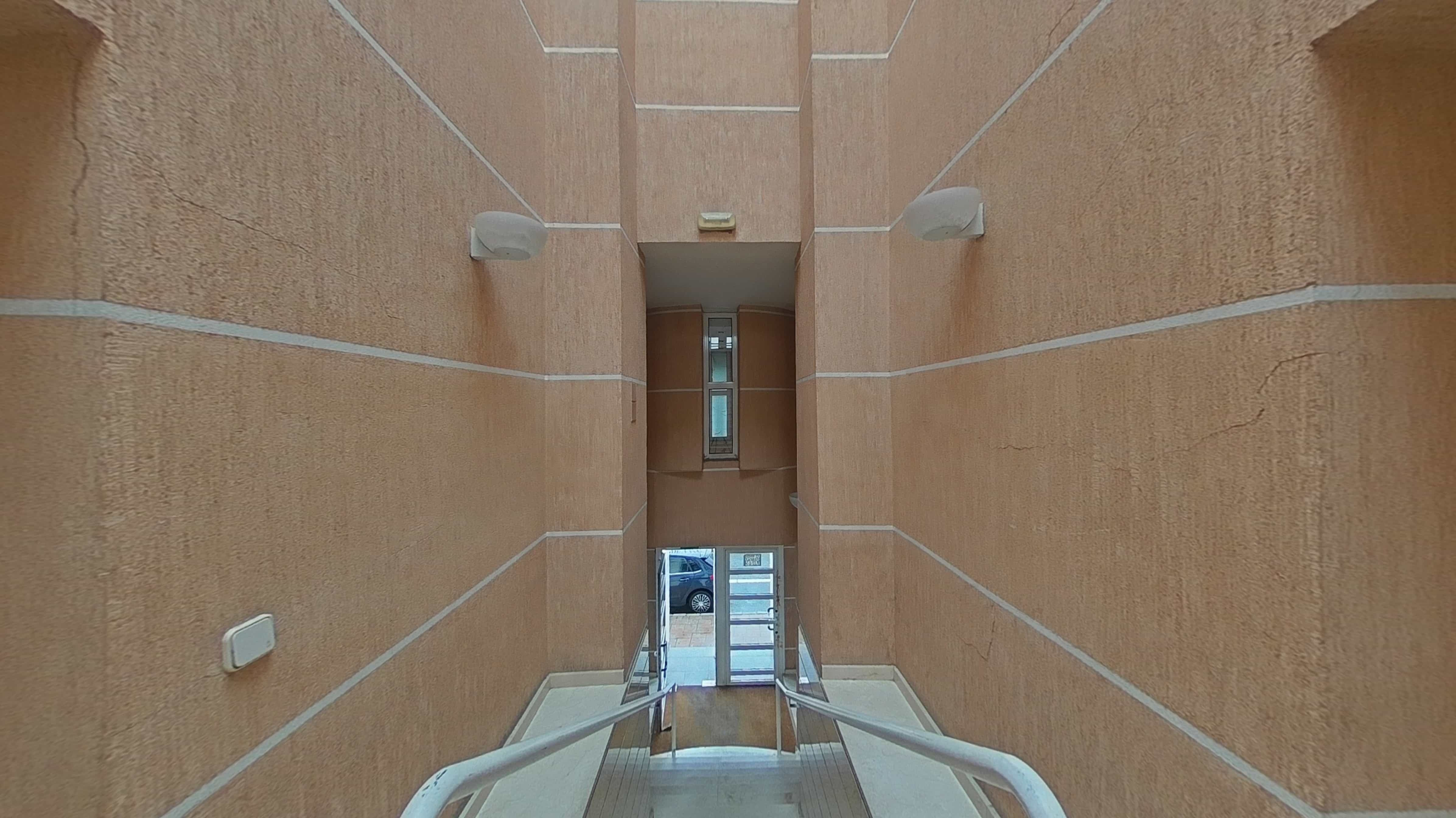 Local en venta en calle Via Complutense