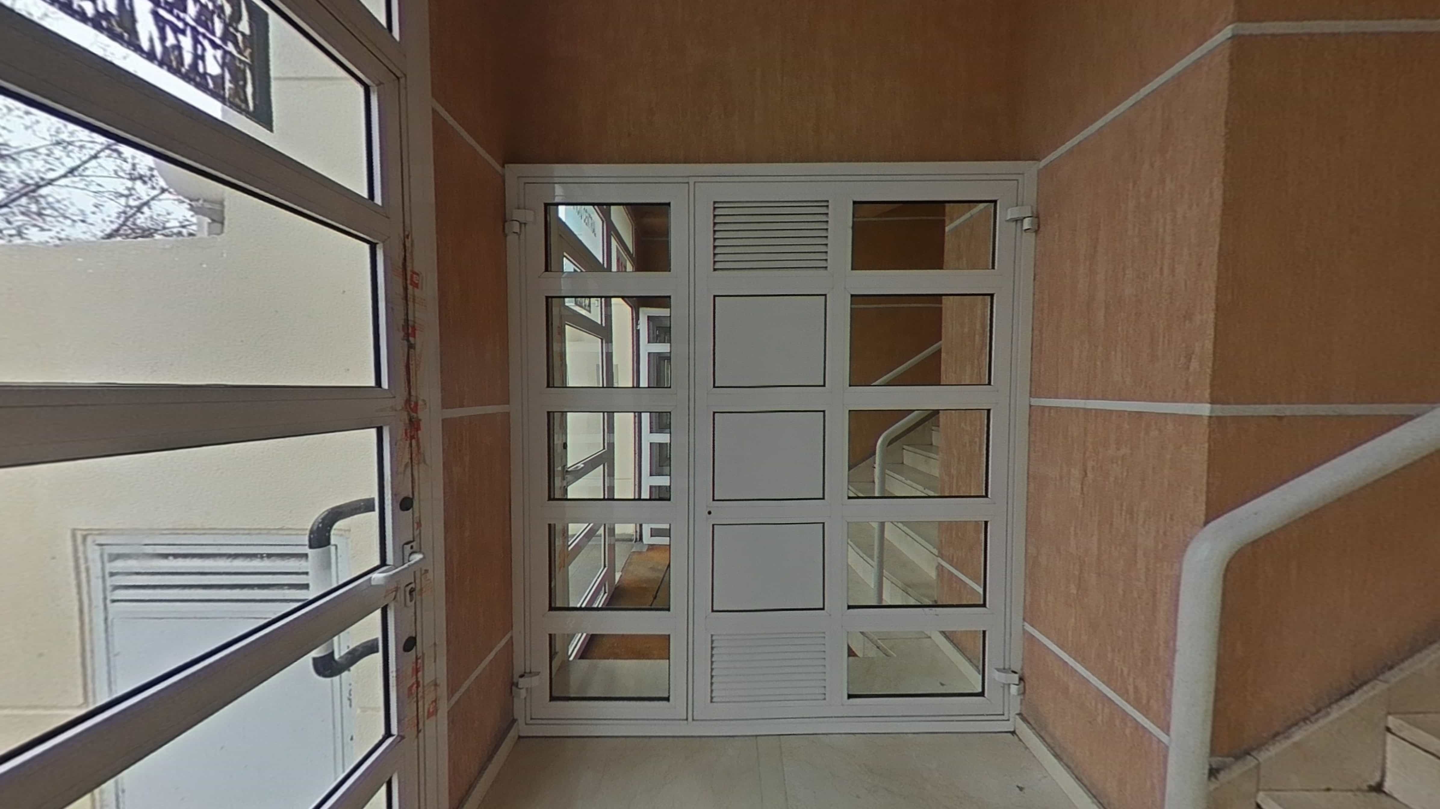 Local en venta en calle Via Complutense