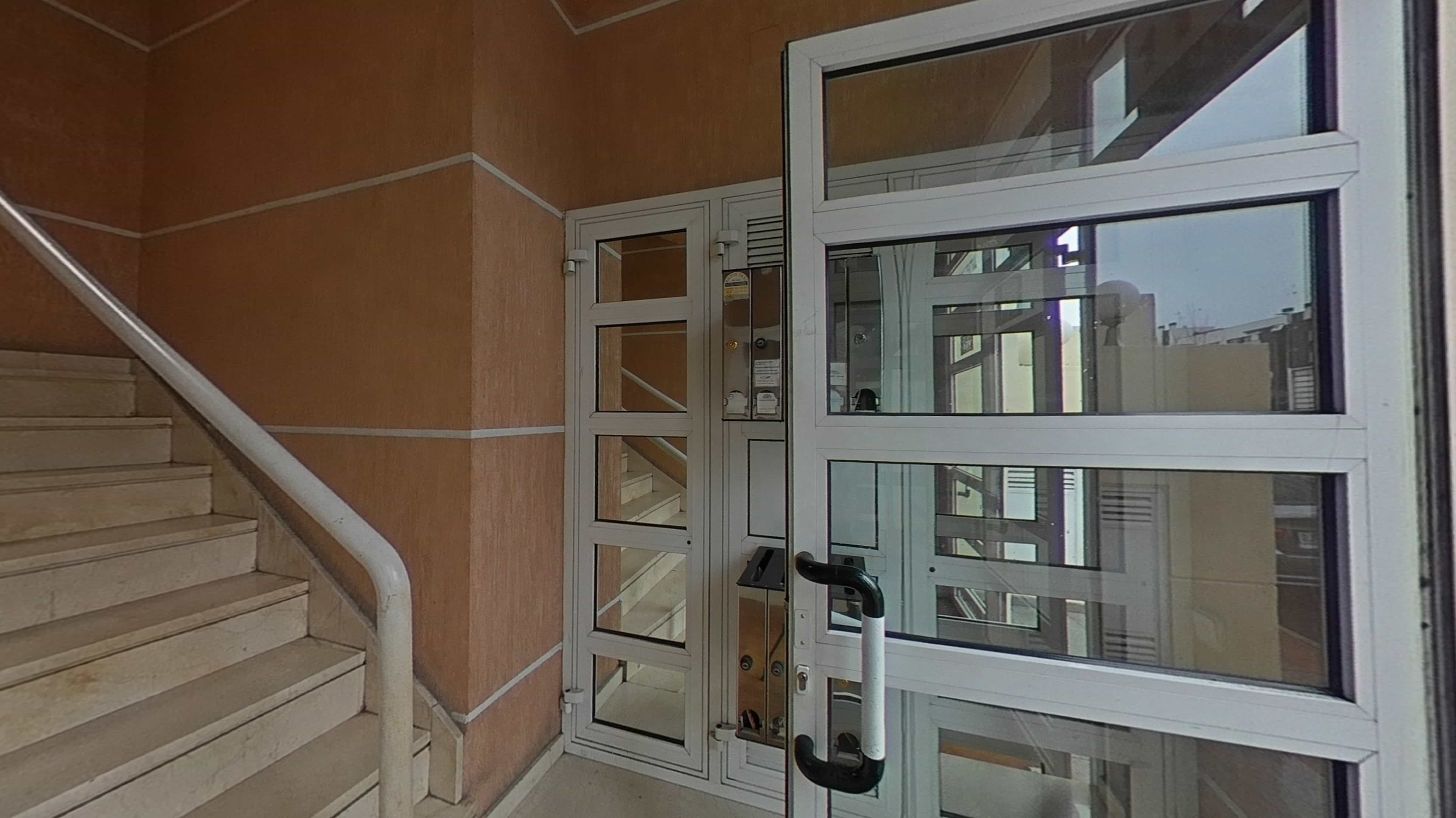 Local en venta en calle Via Complutense