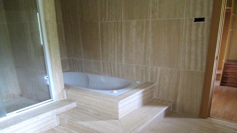 Casa en venta en calle Cerro de Abantos