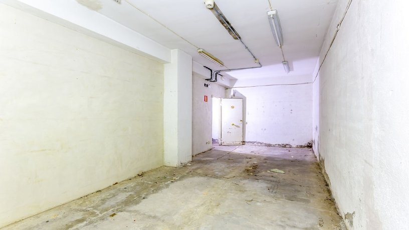 Commercial premises for sale in calle C/ Rodriguez San Pedro