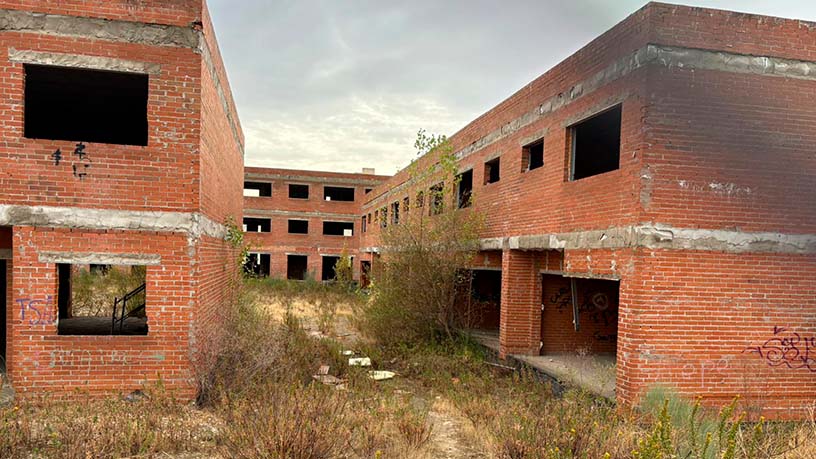 Obra parada en venta en calle Sau-3 Ciudad Jardin