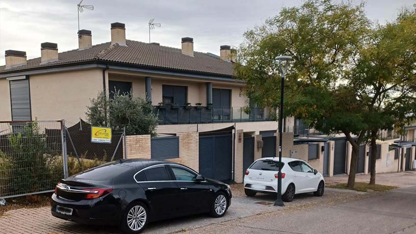 Obra parada en venta en calle Reino Unido