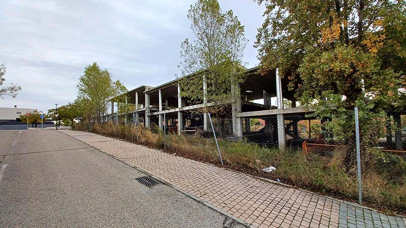 Obra parada en venta en calle Reino Unido