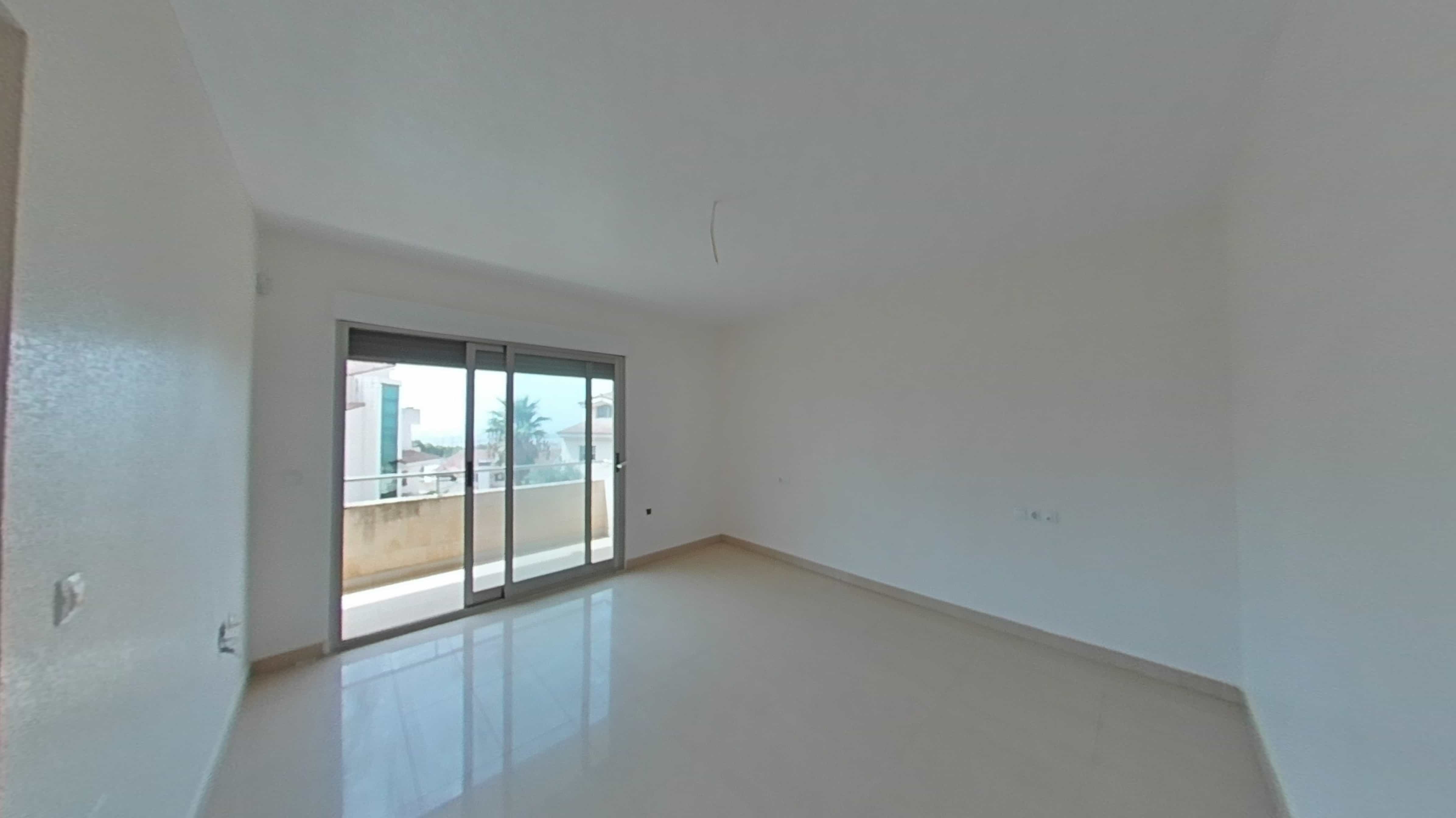Chalet adosado en venta en calle Buganvillas