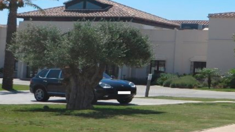 Garage for sale in urb El Valle Golf Resort