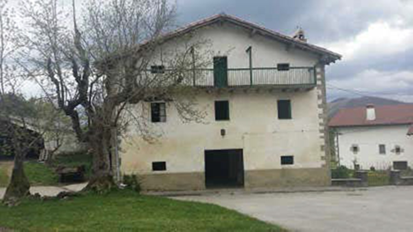 House On Street Nuestra Señora de la Asuncion, Basaburua, Pamplona