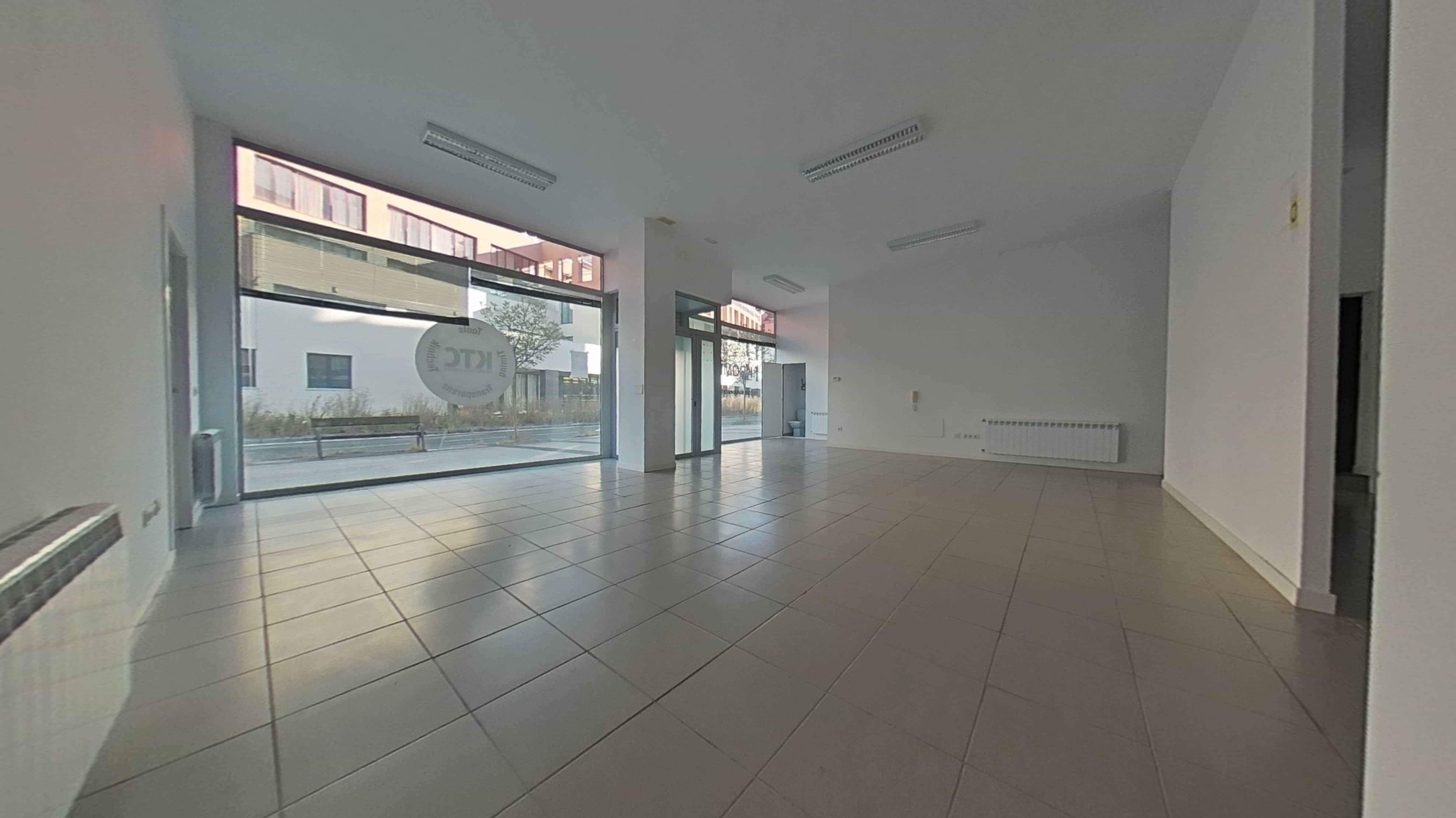 Locaux commerciaux à vendre à calle Miren Martinez Saez del Burgo