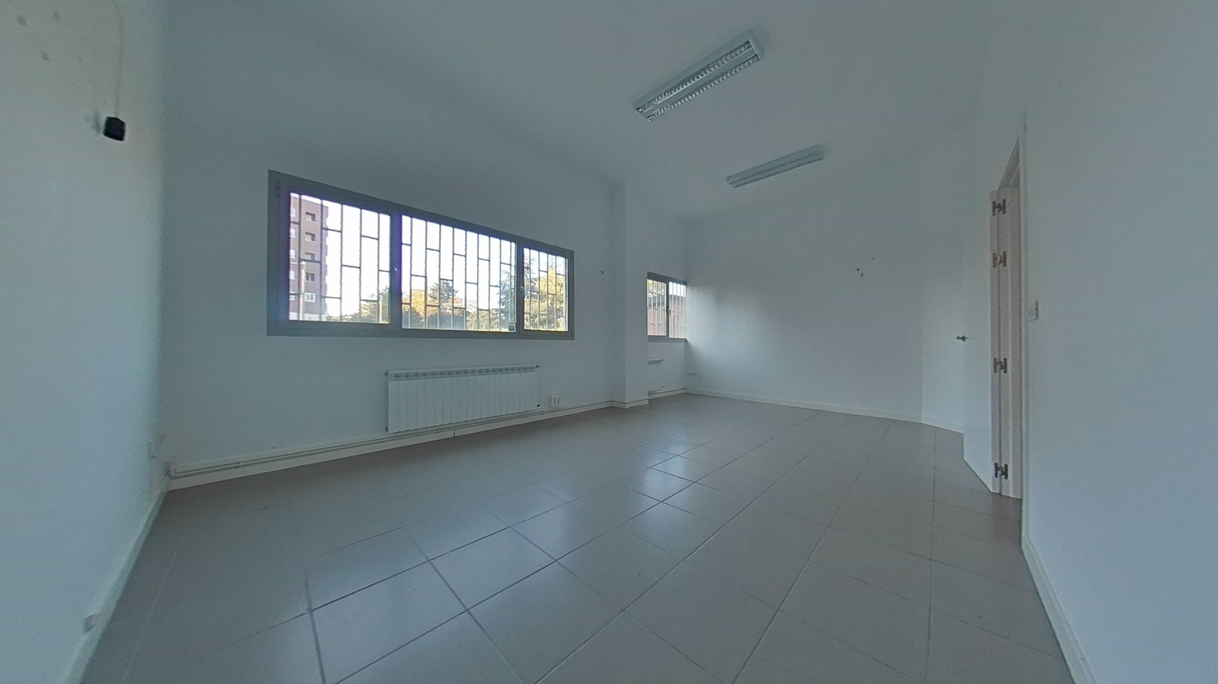 Locaux commerciaux à vendre à calle Miren Martinez Saez del Burgo