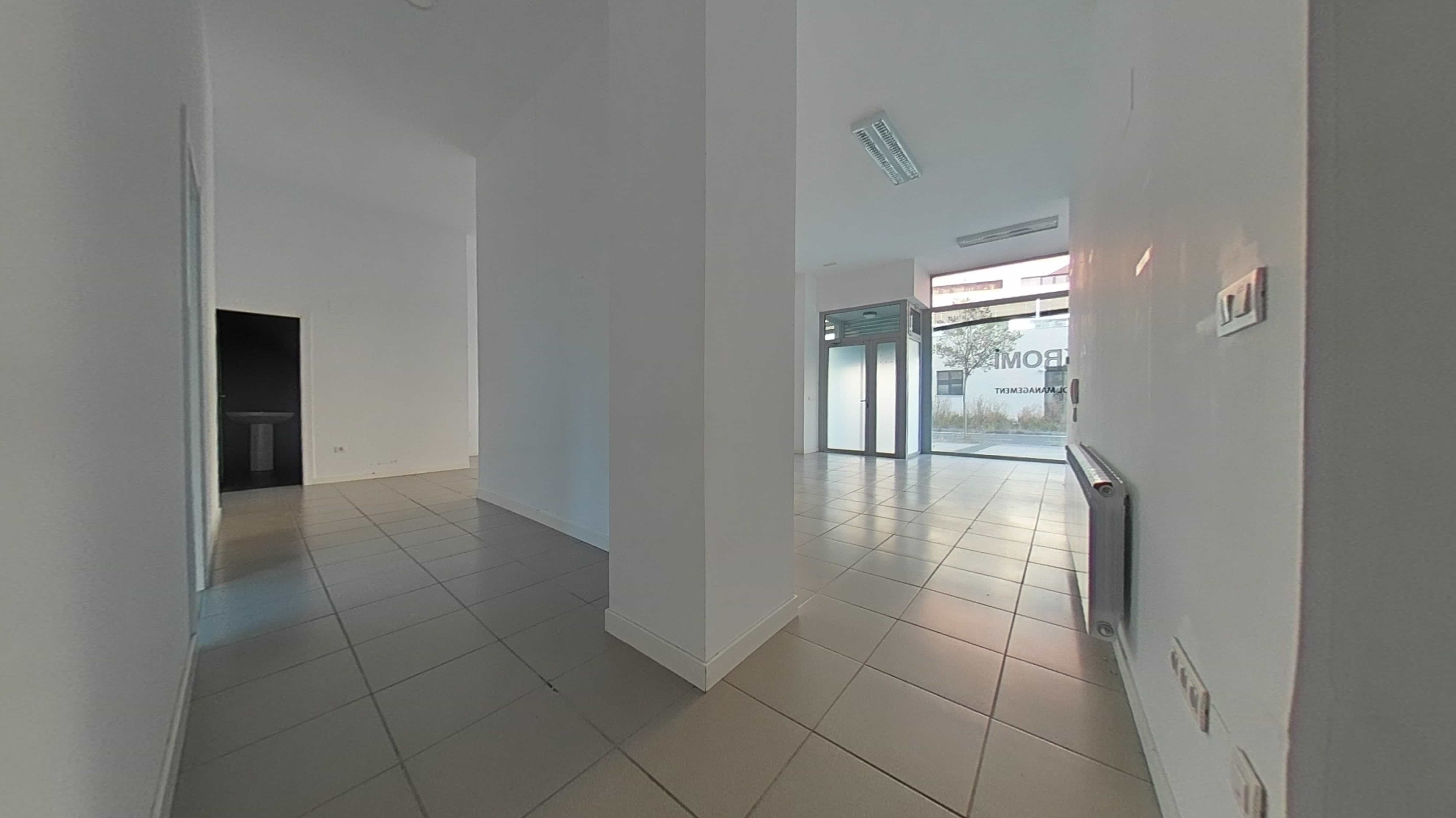 Locaux commerciaux à vendre à calle Miren Martinez Saez del Burgo